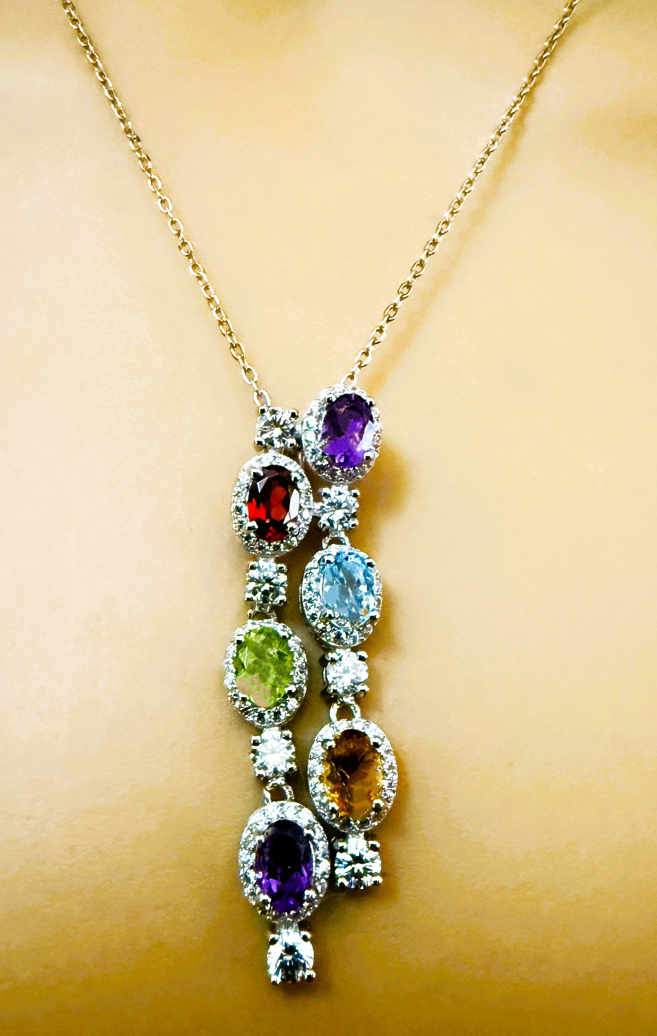 New 2.58 Carat Double Strand Multi-Gemstone Pendant Necklace 18 Inches im Angebot