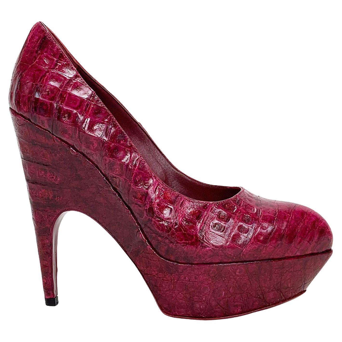 New $2590 Yves Saint Laurent Raspberry Alligator Platform Shoes Pumps 38.5 - 8.5