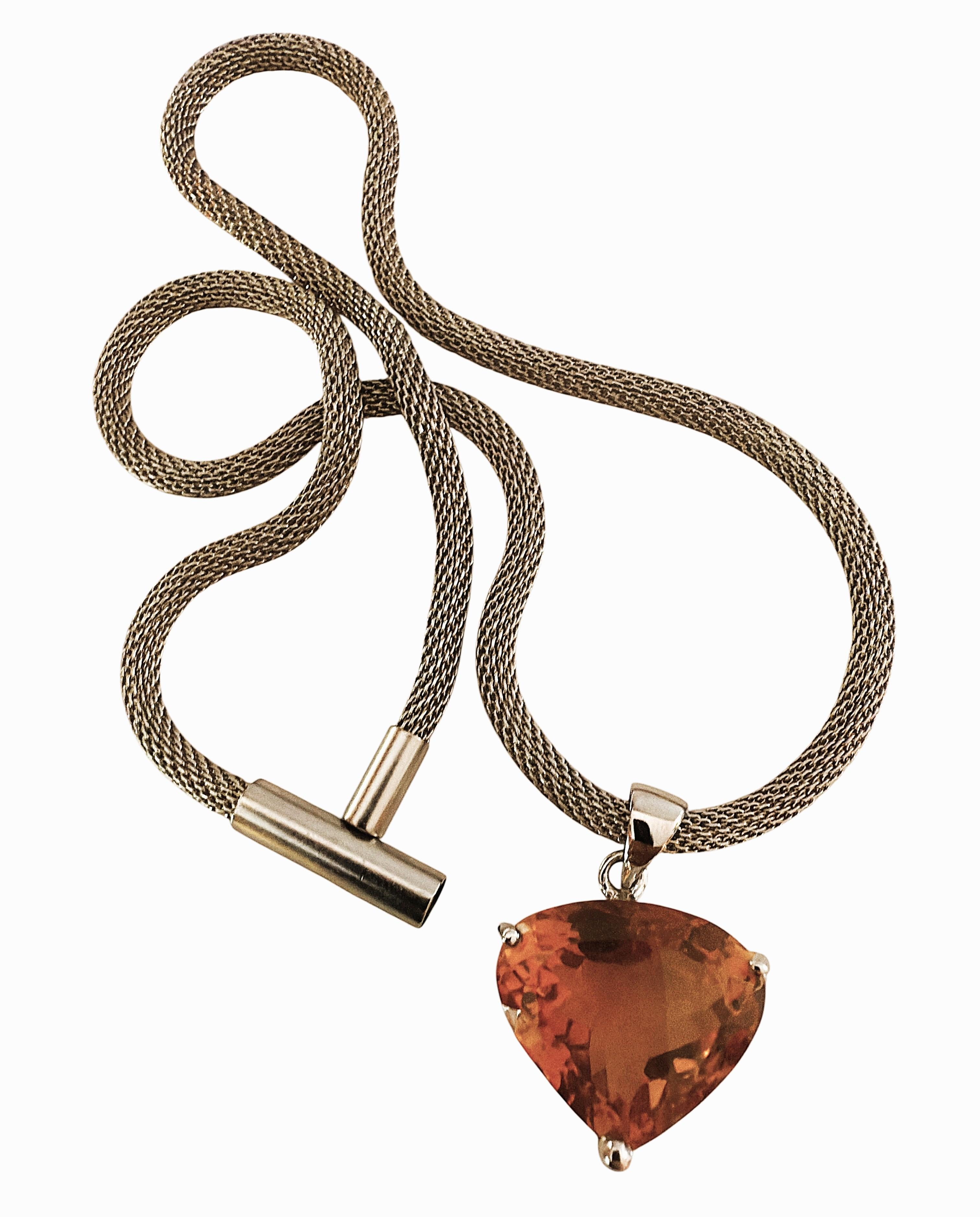 Taille trillion New 26 Carat Citrine Sterling Pendentif sur 17.5