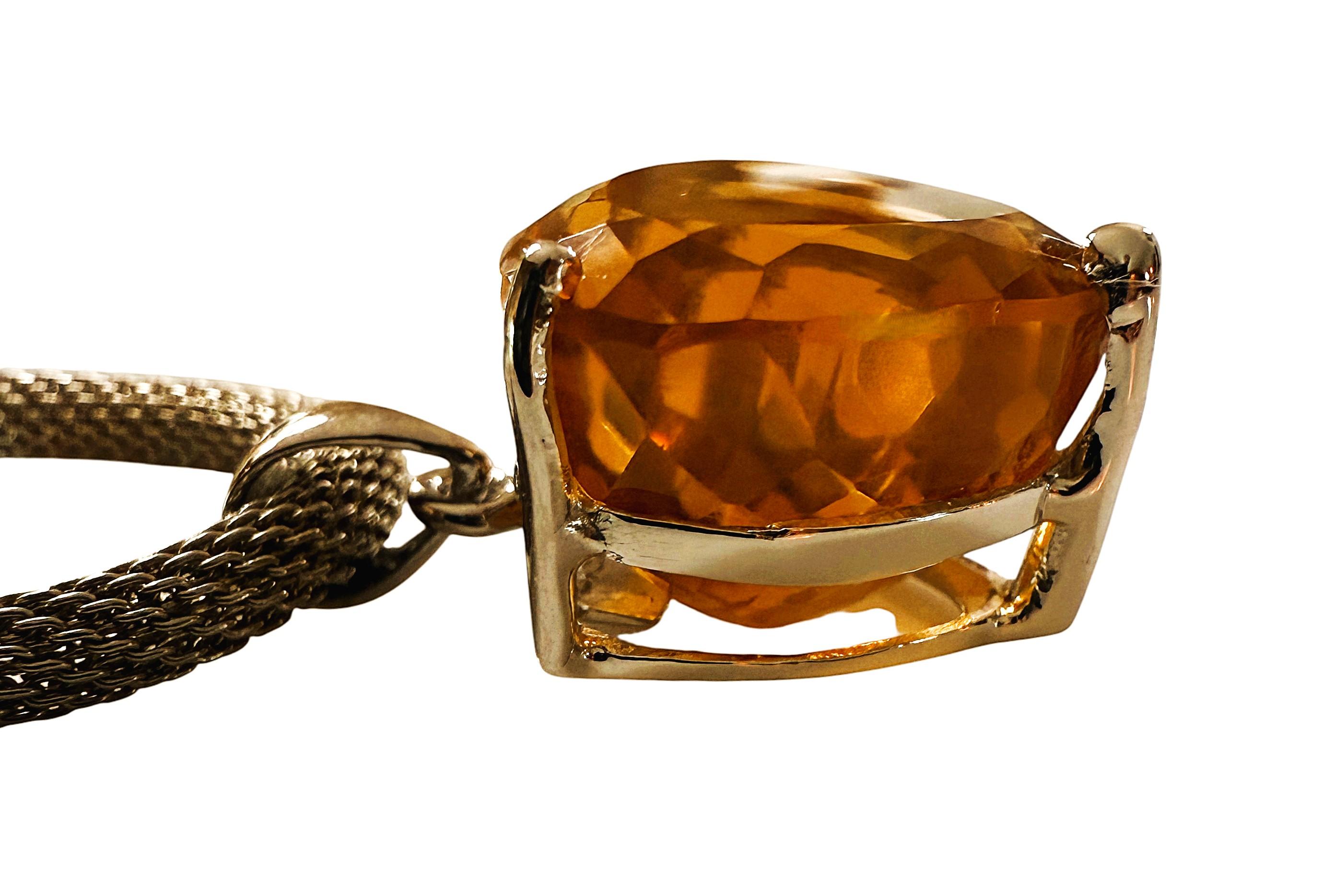 New 26 Carat Citrine Sterling Pendentif sur 17.5