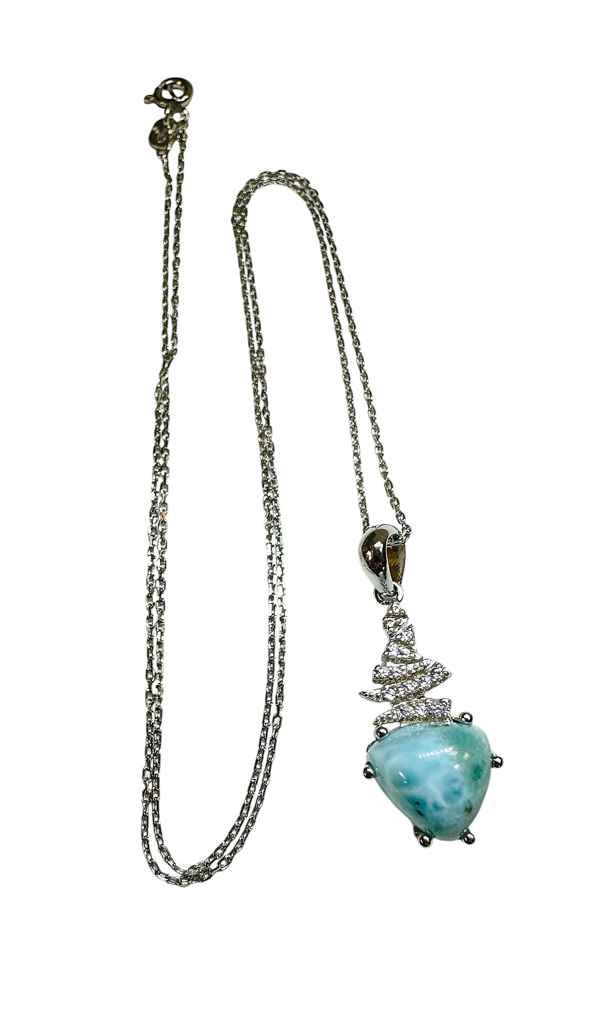 Neu, 3 Karat Trillionschliff Dominicanischer Larimar & Diamantschliff Saphir Halskette im Angebot 3