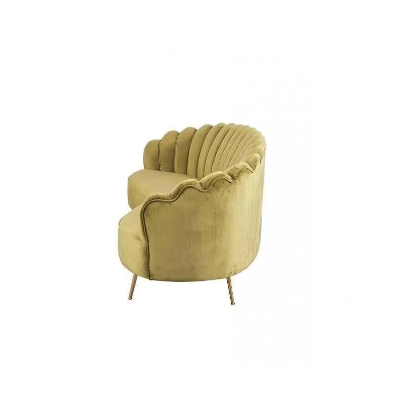 3 seater sofa, green velvet new.

-Design sofa, 2 seats.

-Made with solid wooden structure.

-High density polyurethane foam.

-Upholstered in green velvet

-Gold finish stainless steel legs

-Additionally matching 3-seater