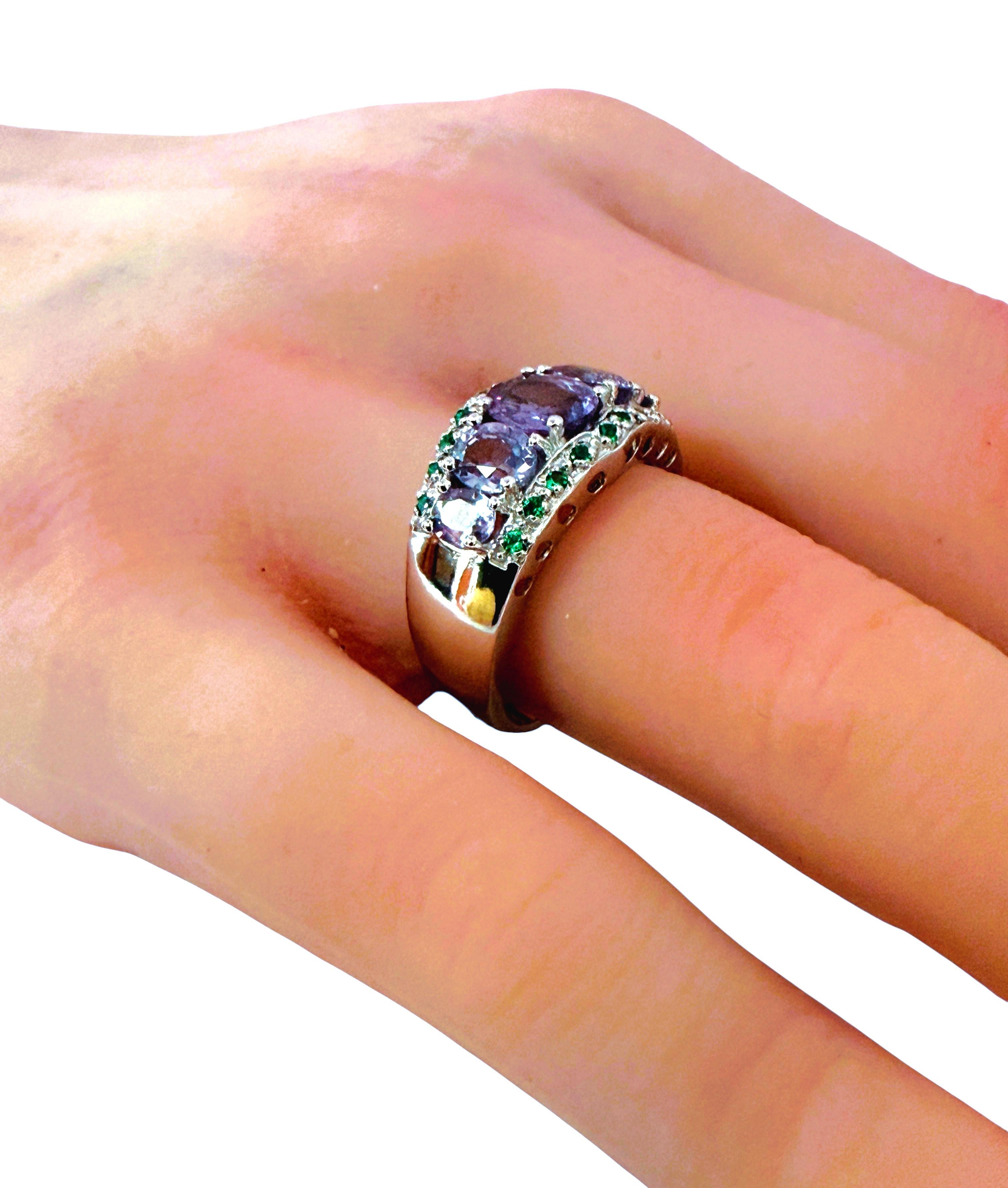 Nuovo anello in argento sterling con alessandrite e tsavorite tagliata a diamante da 3,15 carati, misura 7 In condizioni Nuovo in vendita a Eagan, MN