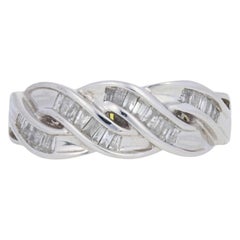 Diamantring mit 0,33 Karat Baguetteschliff, Sterlingsilber Love Twist Braid