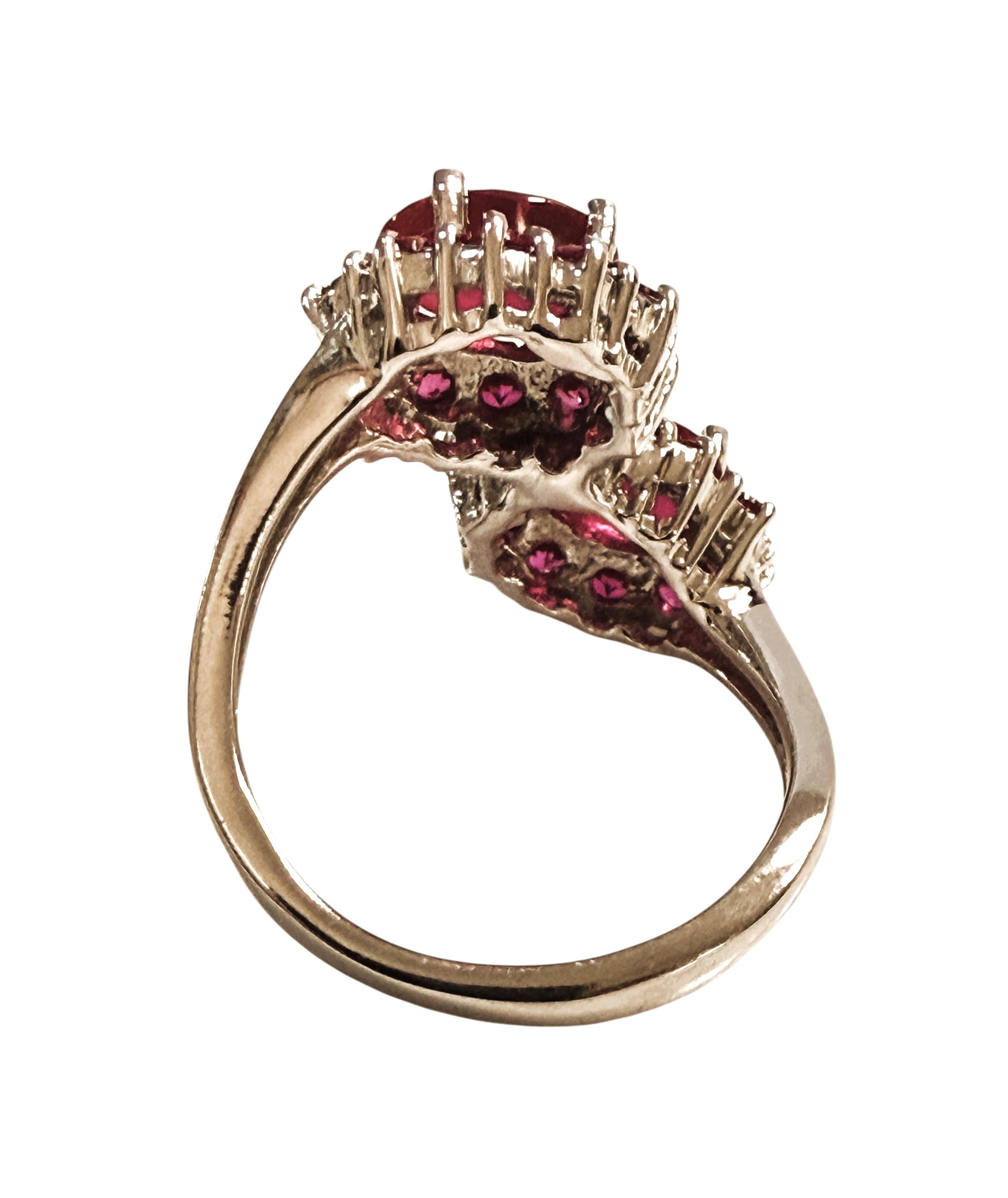 Taglio baguette Nuovo anello in sterling con zaffiro rosso da 3,50 carati e zaffiro tagliato a diamante, misura 6,25 in vendita