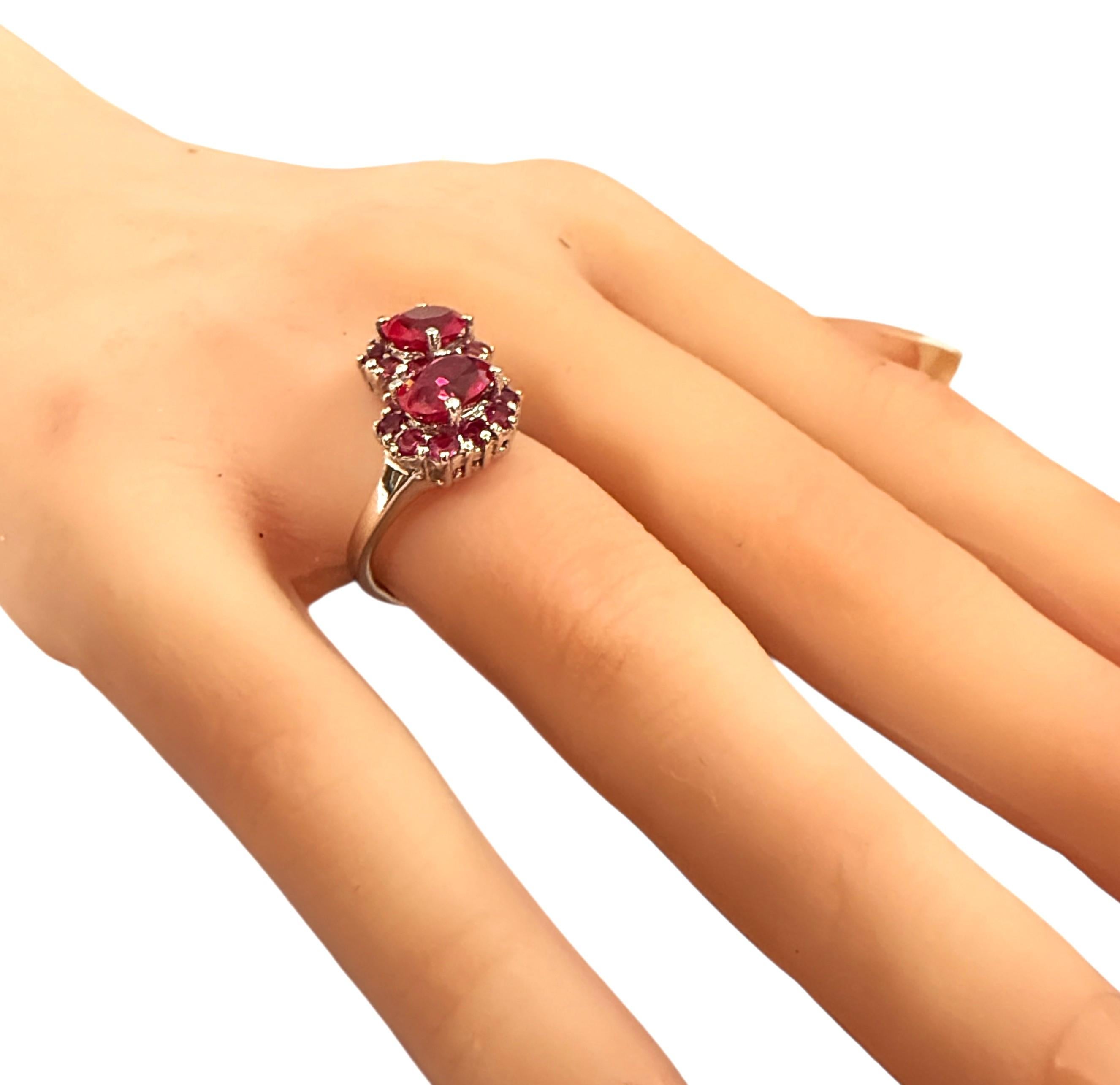 Nuovo anello in sterling con zaffiro rosso da 3,50 carati e zaffiro tagliato a diamante, misura 6,25 in vendita 1