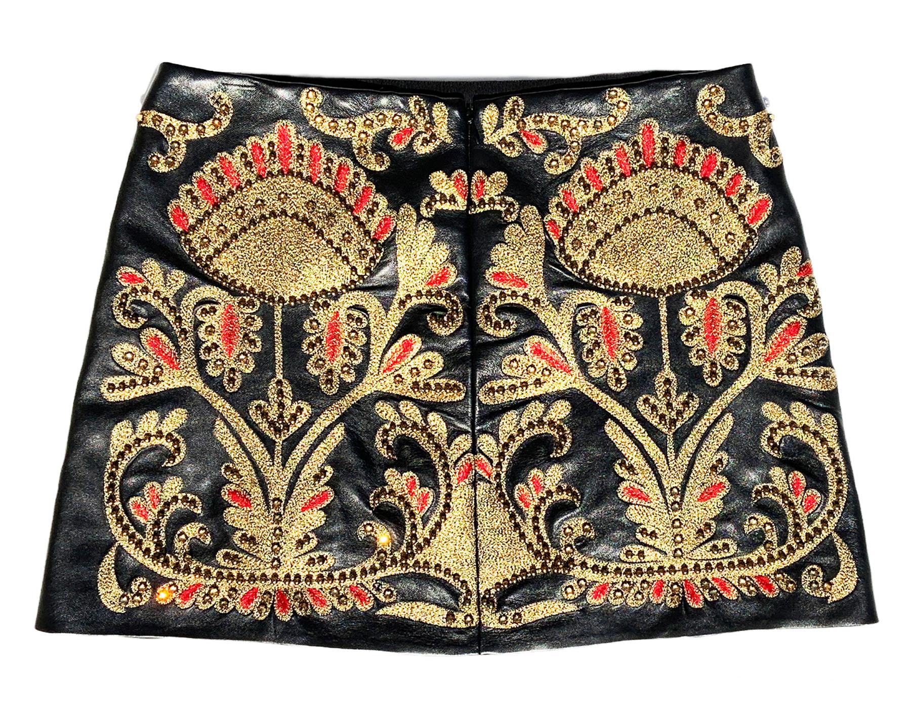 Women's New $3590 Oscar de la Renta Black Leather Embellished Mini Skirt  For Sale