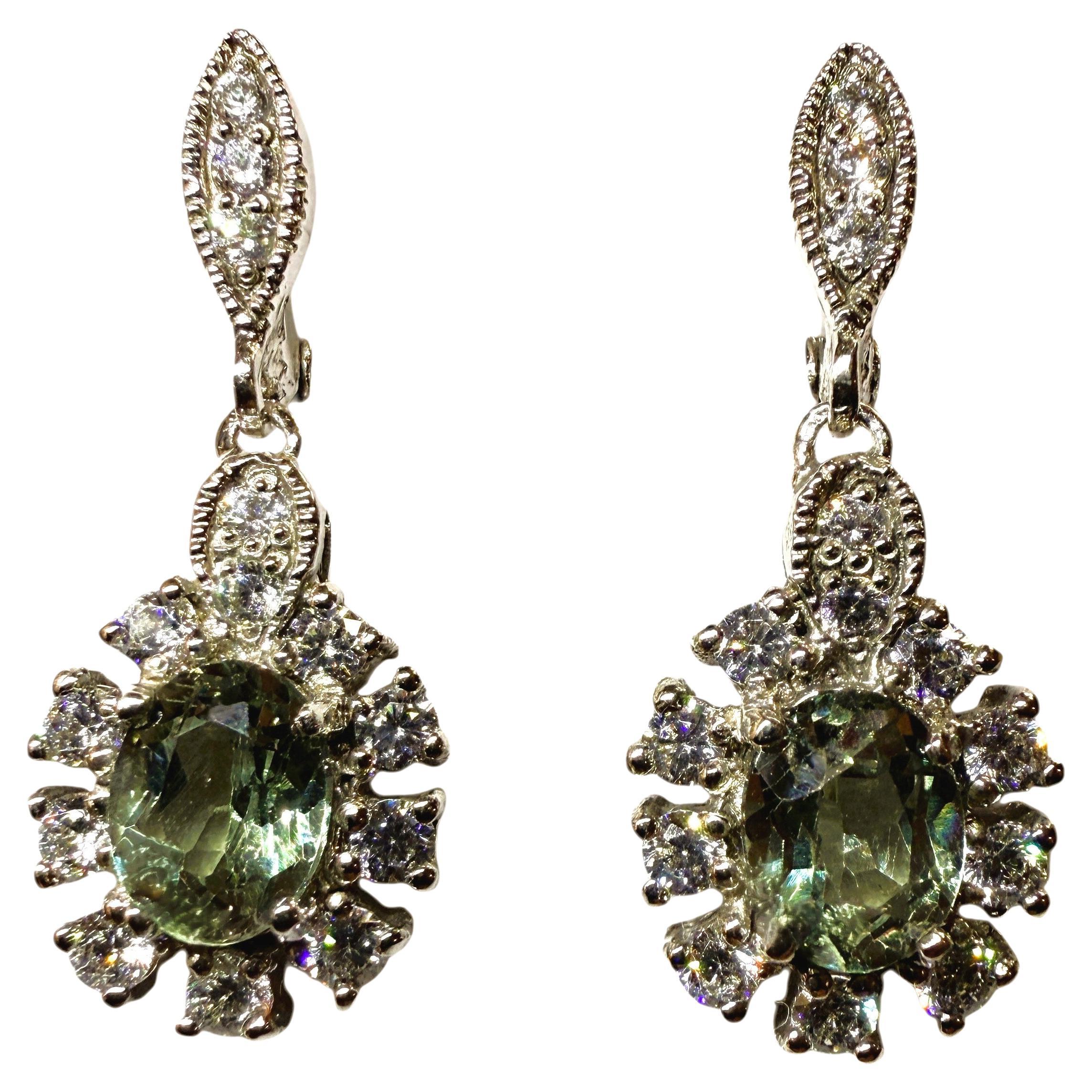 New 3,75 Karat Farbwechsel Alexandrit & Diamantschliff Saphir Ohrringe