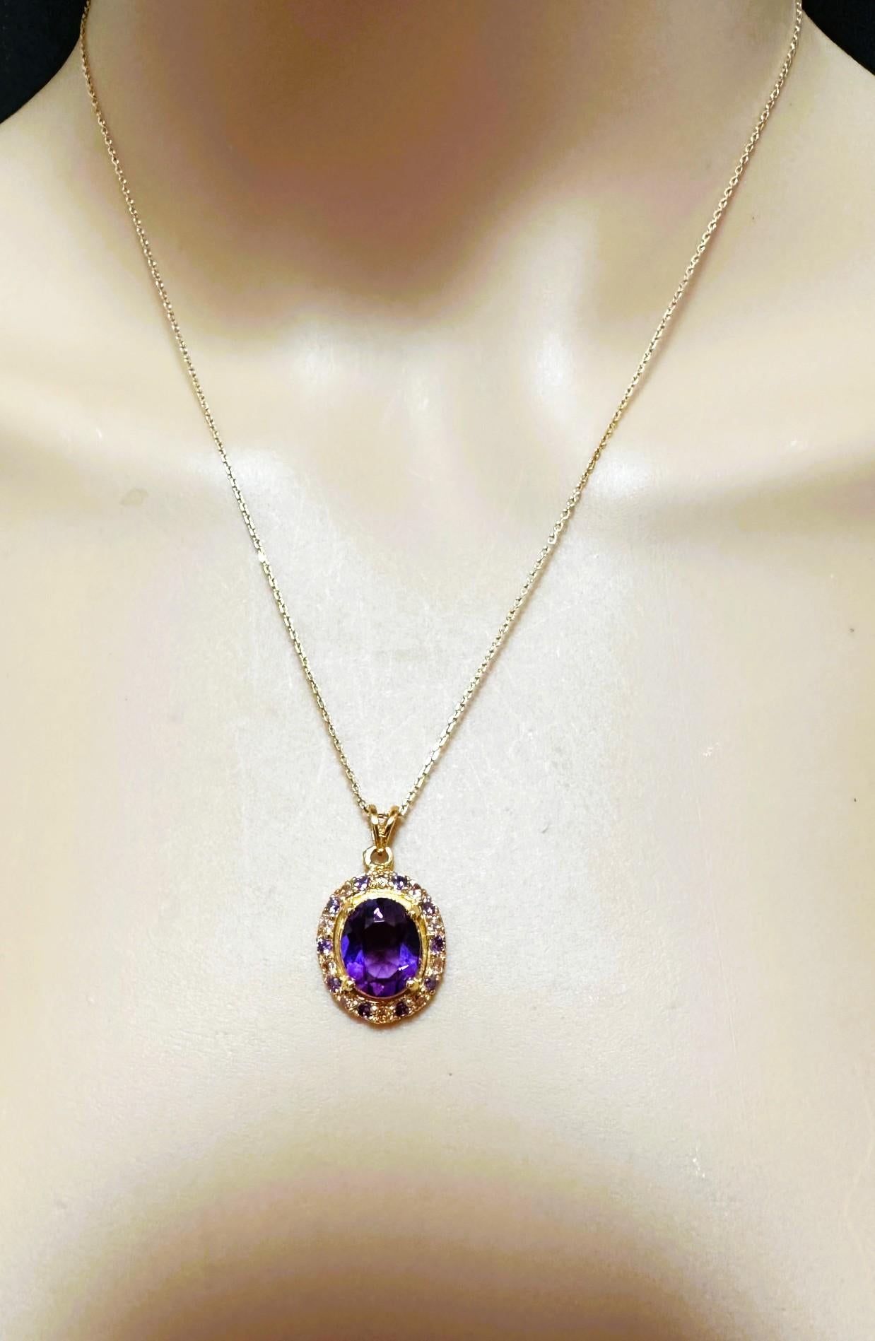 New 4.02 Carat Violet Sapphire & Diamond Cut Sapphire Y Gold Necklace For Sale 1
