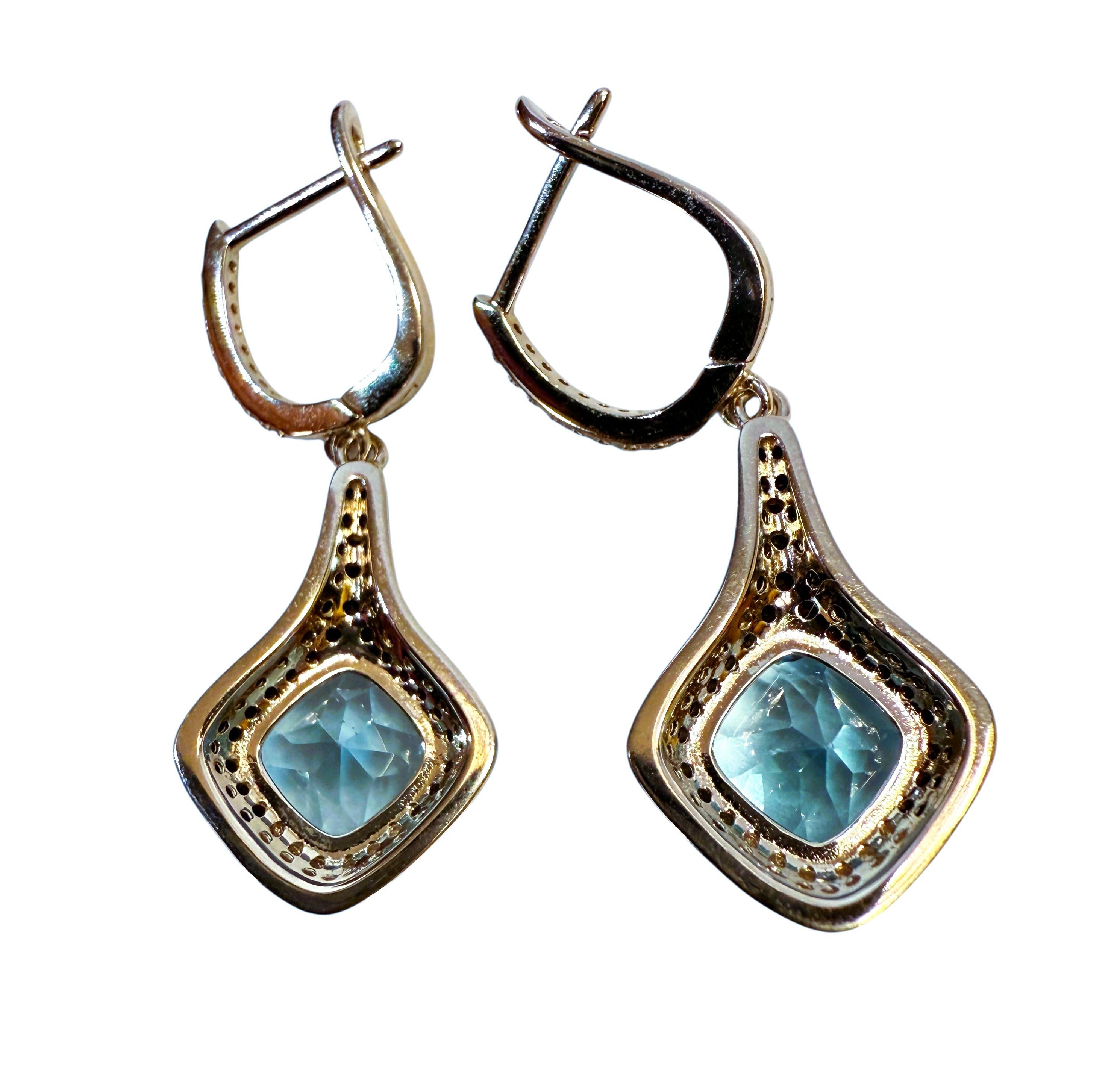New 4.08 Carat Blue Topaz & Diamond Cut Sapphire Dangle English Lock Earrings For Sale 2