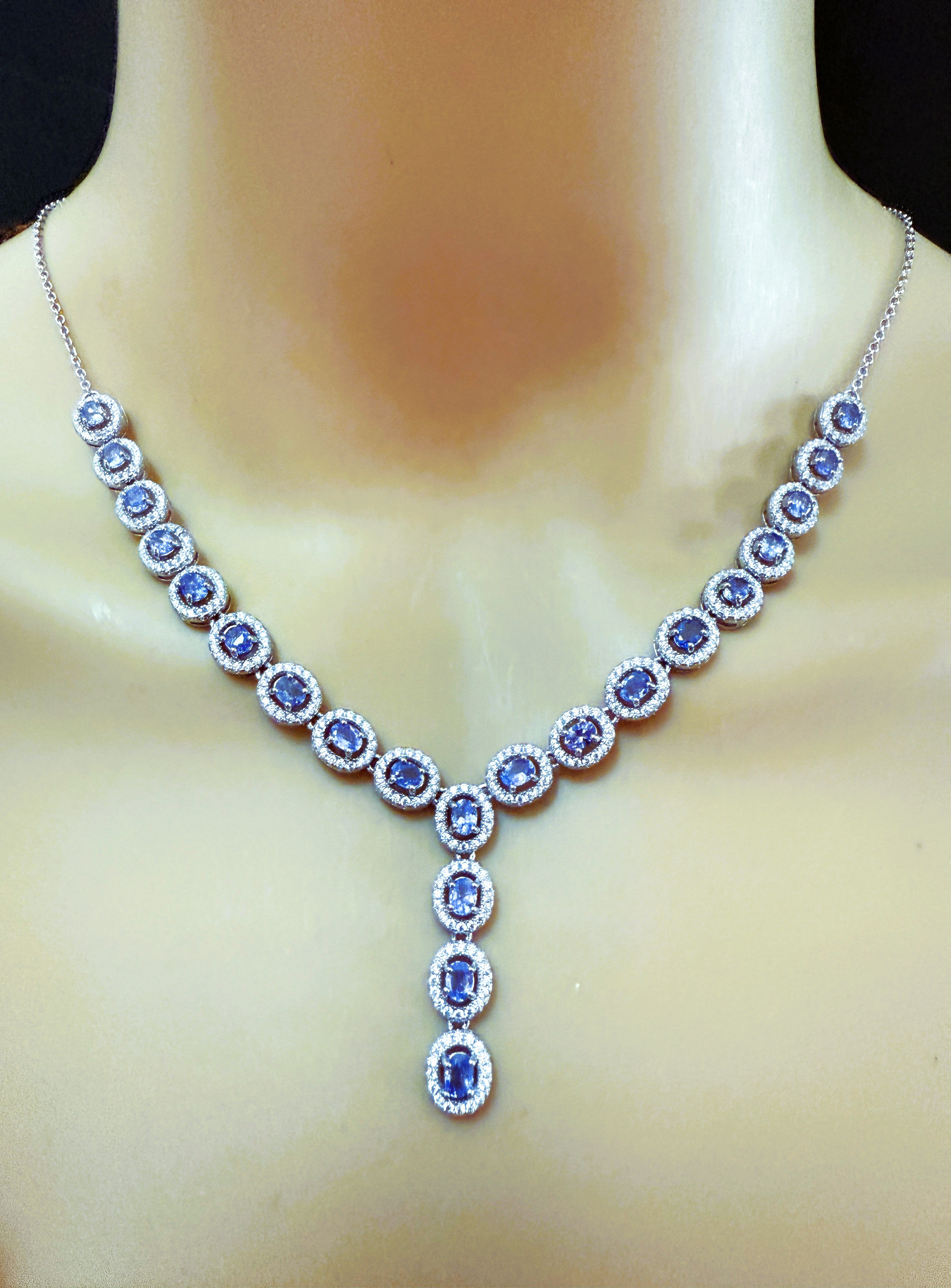 Neu 4,18 Karat Tansanit 
Diamantschliff Saphir Sterling Halskette 18-20 Zoll