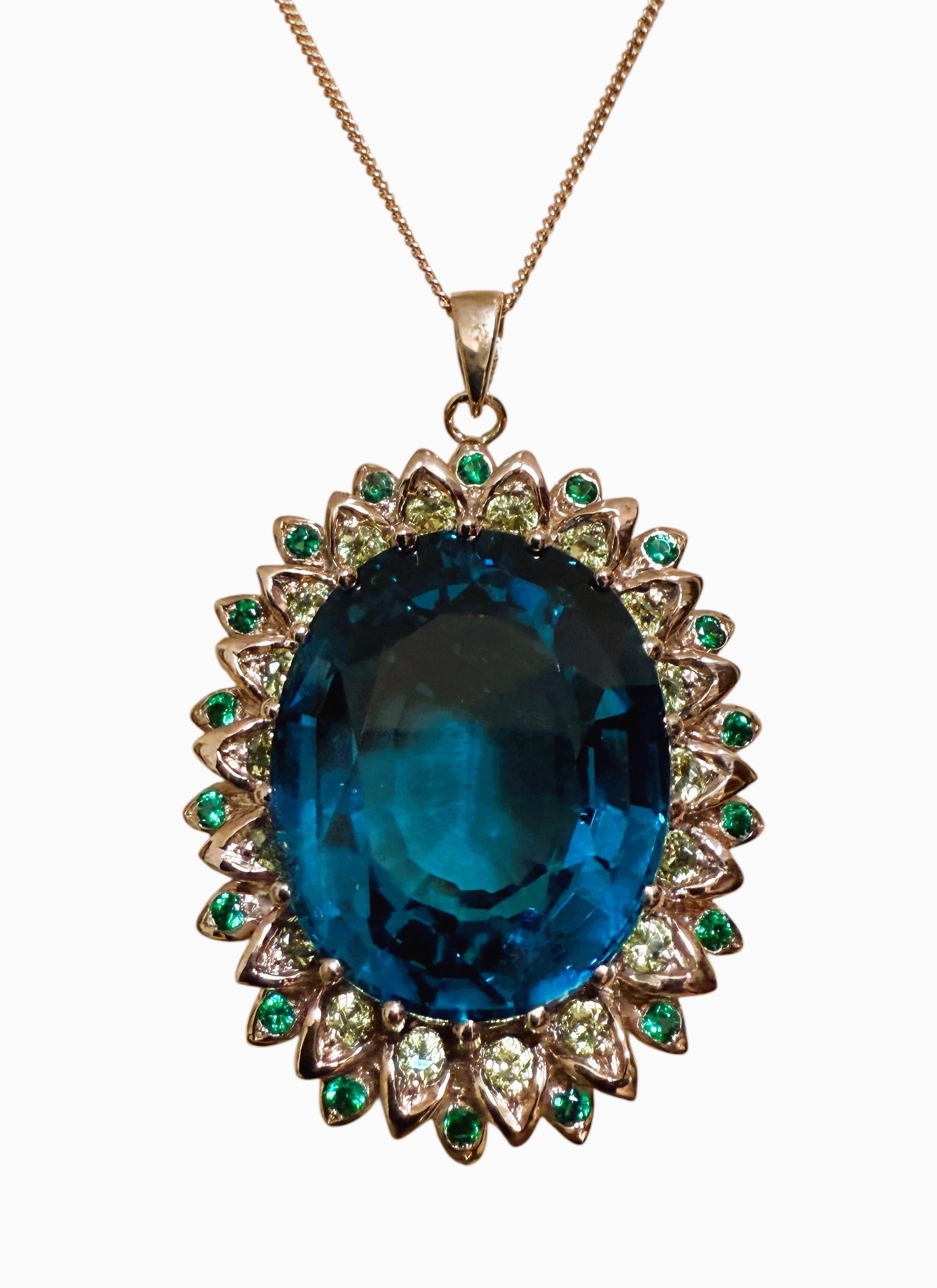 Neu 44 Karat Londoner Blautopas & Diamantschliff Saphir R Gold P Sterling Halskette (Kissenschliff)