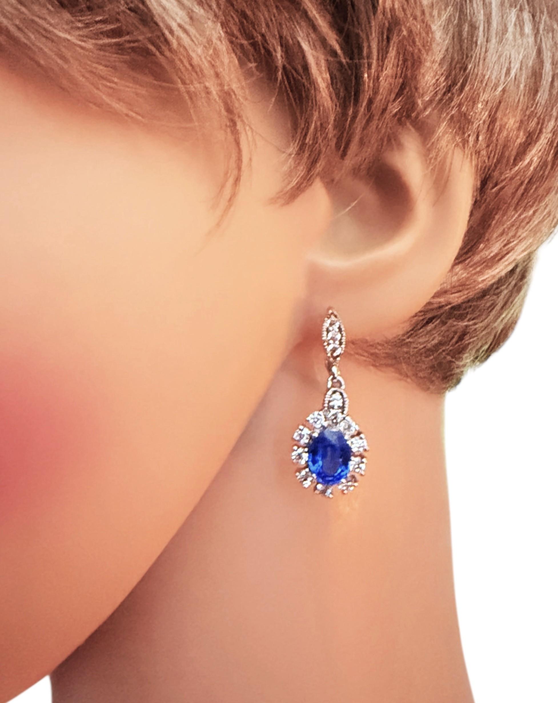 Neu 4,40 Karat Neonblauer Topas & Diamantschliff Saphir Ohrringe Sterling baumeln (Art déco) im Angebot