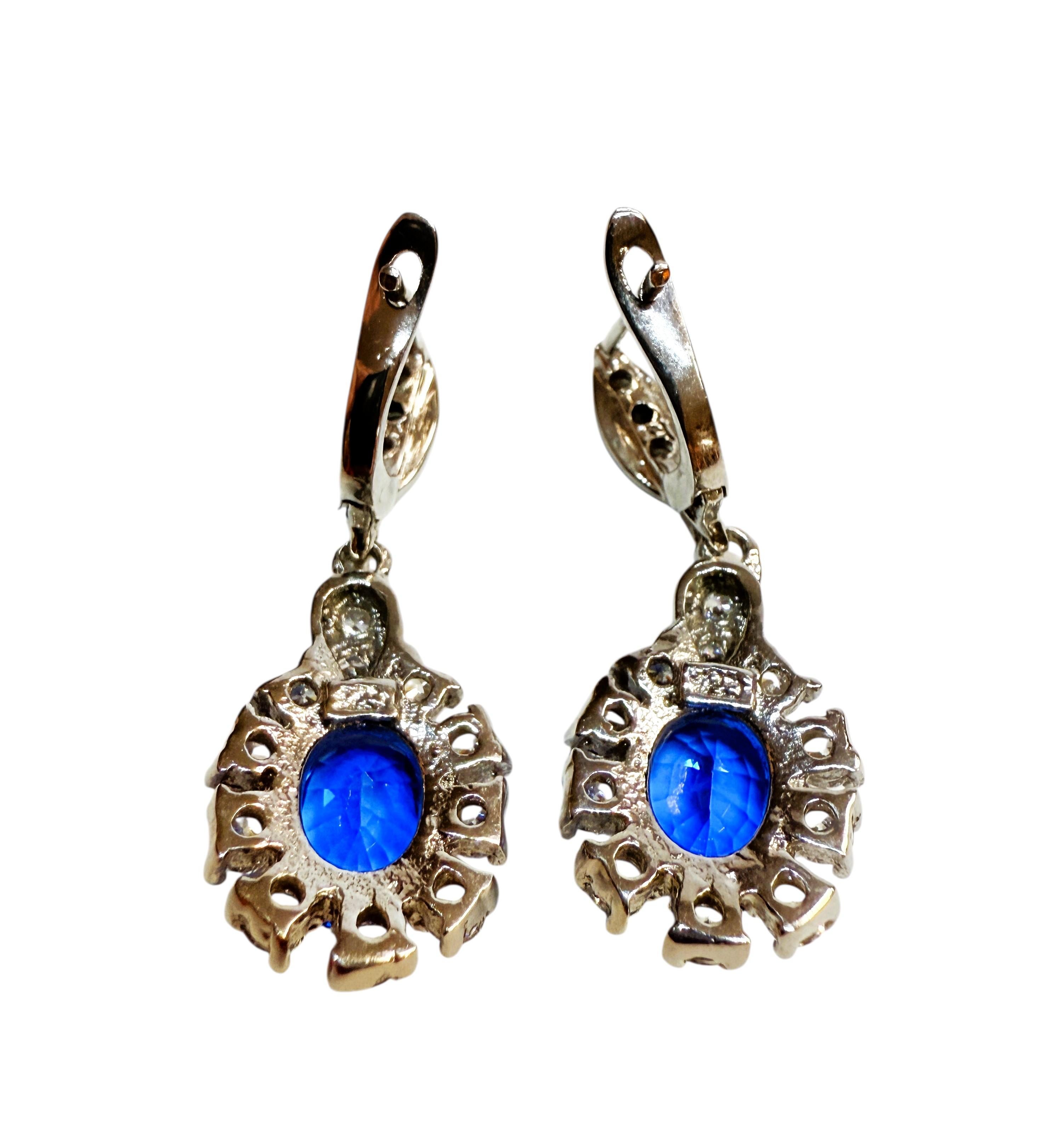 Neu 4,40 Karat Neonblauer Topas & Diamantschliff Saphir Ohrringe Sterling baumeln Damen im Angebot
