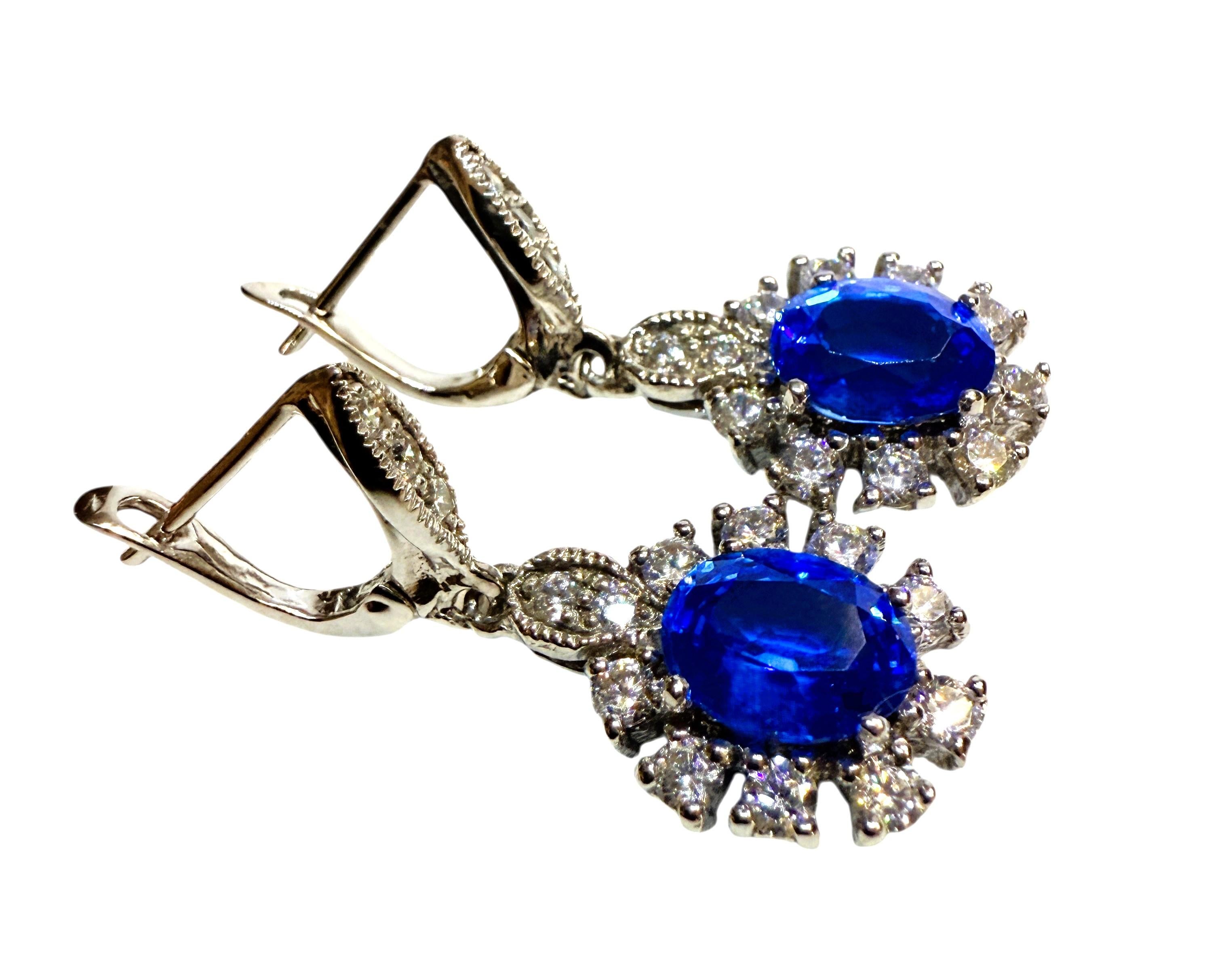 Neu 4,40 Karat Neonblauer Topas & Diamantschliff Saphir Ohrringe Sterling baumeln im Angebot 1
