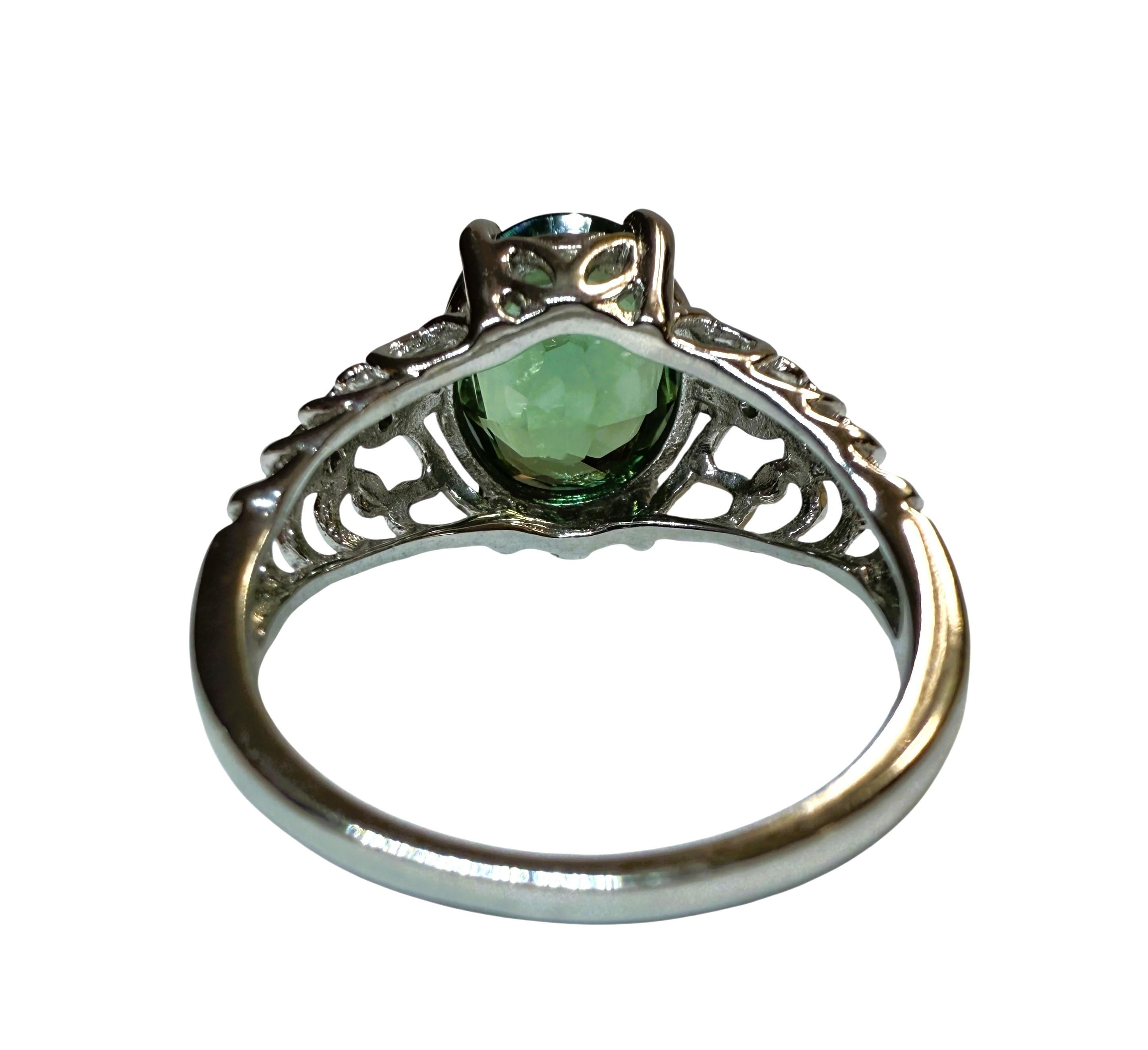 Nuevo Anillo de Filigrana de Plata de Ley con Zafiro Verde de 4,70 Quilates y Zafiro talla Diamante Corte oval en venta