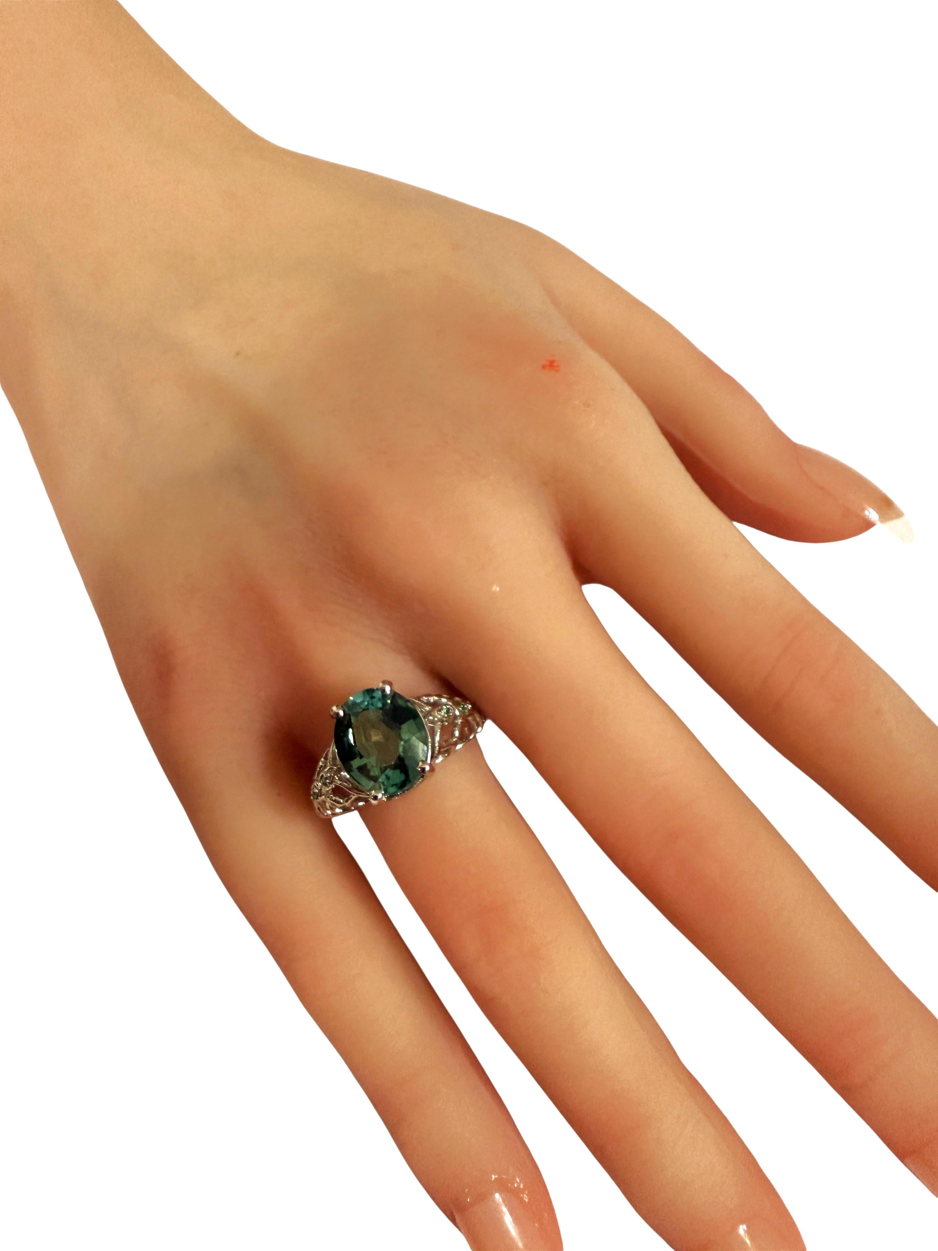 Nuevo Anillo de Filigrana de Plata de Ley con Zafiro Verde de 4,70 Quilates y Zafiro talla Diamante en venta 1