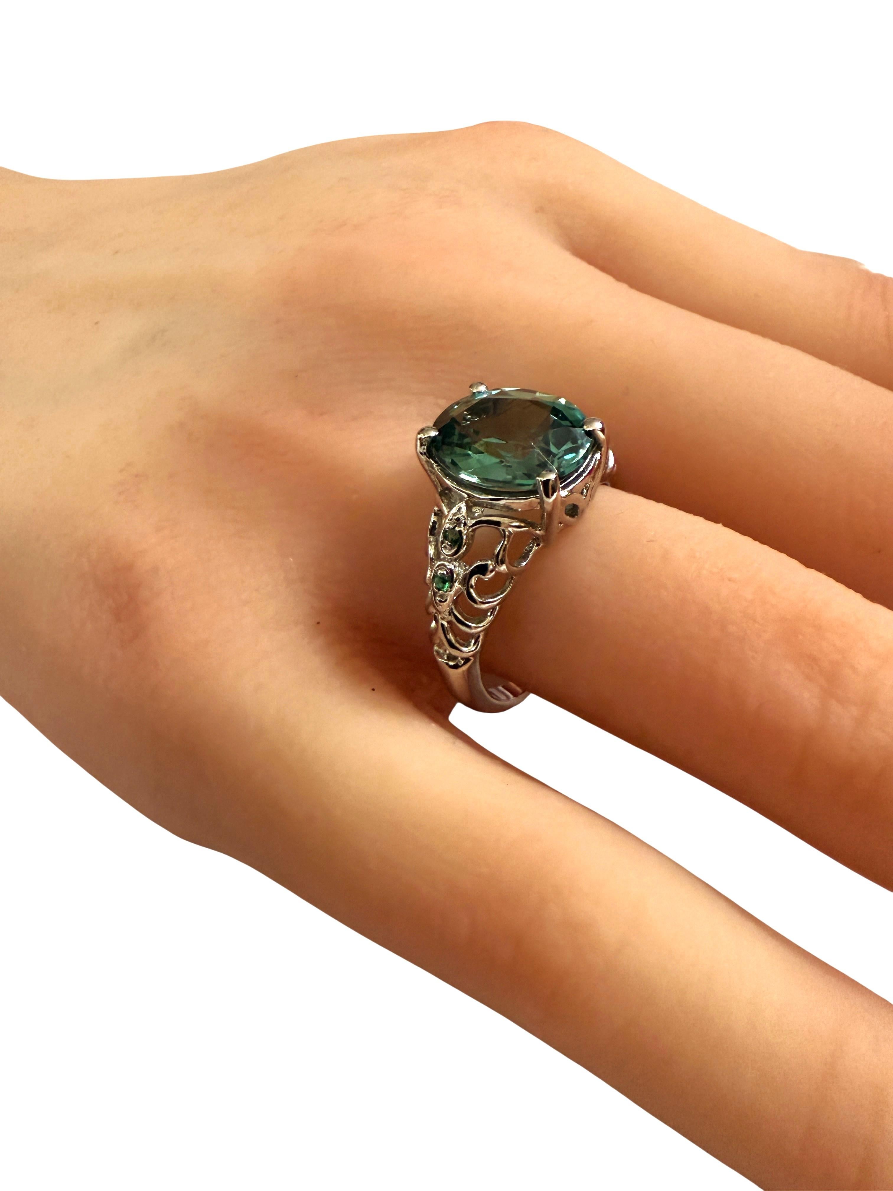 Nuevo Anillo de Filigrana de Plata de Ley con Zafiro Verde de 4,70 Quilates y Zafiro talla Diamante en venta 2