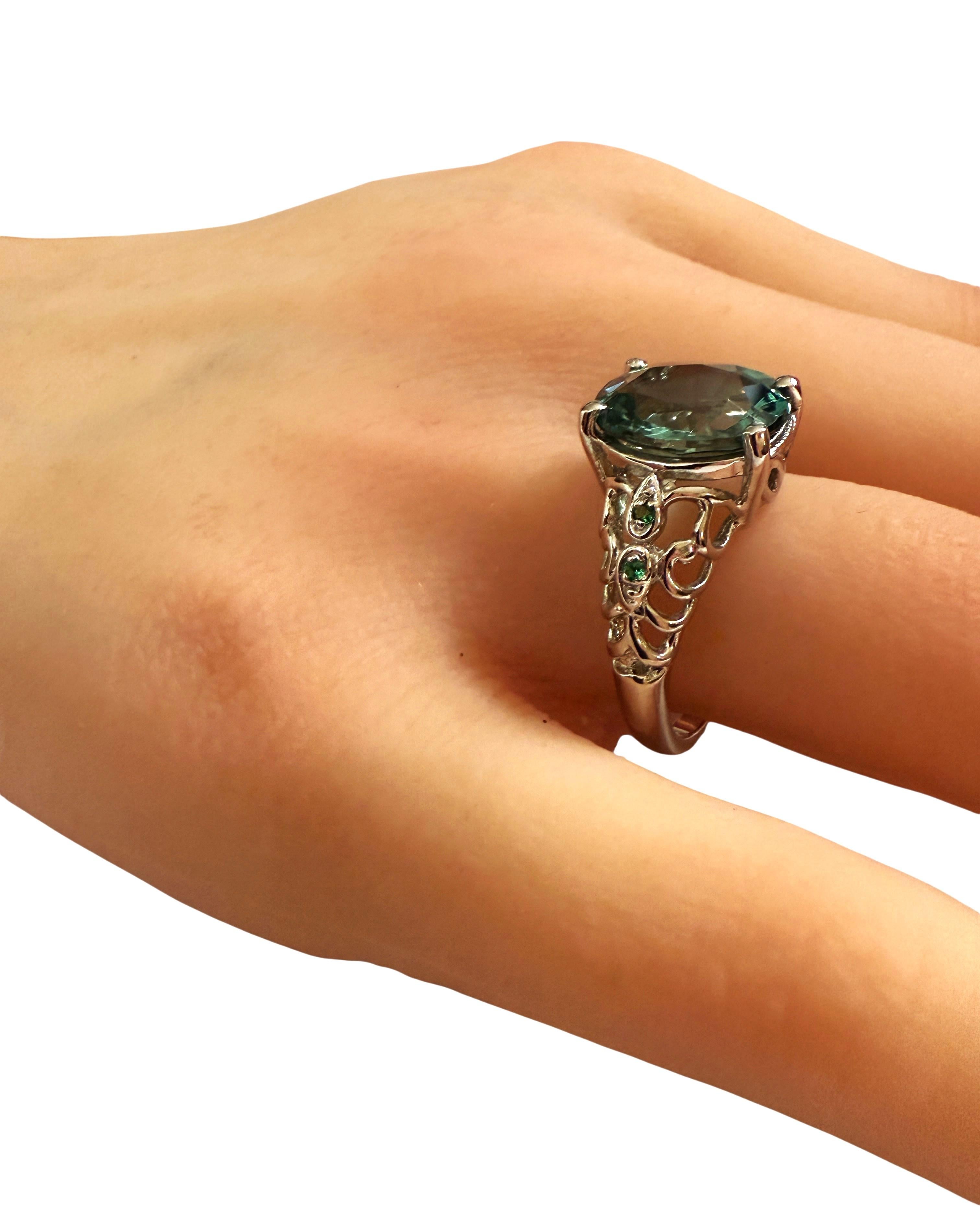 Nuevo Anillo de Filigrana de Plata de Ley con Zafiro Verde de 4,70 Quilates y Zafiro talla Diamante en venta 3