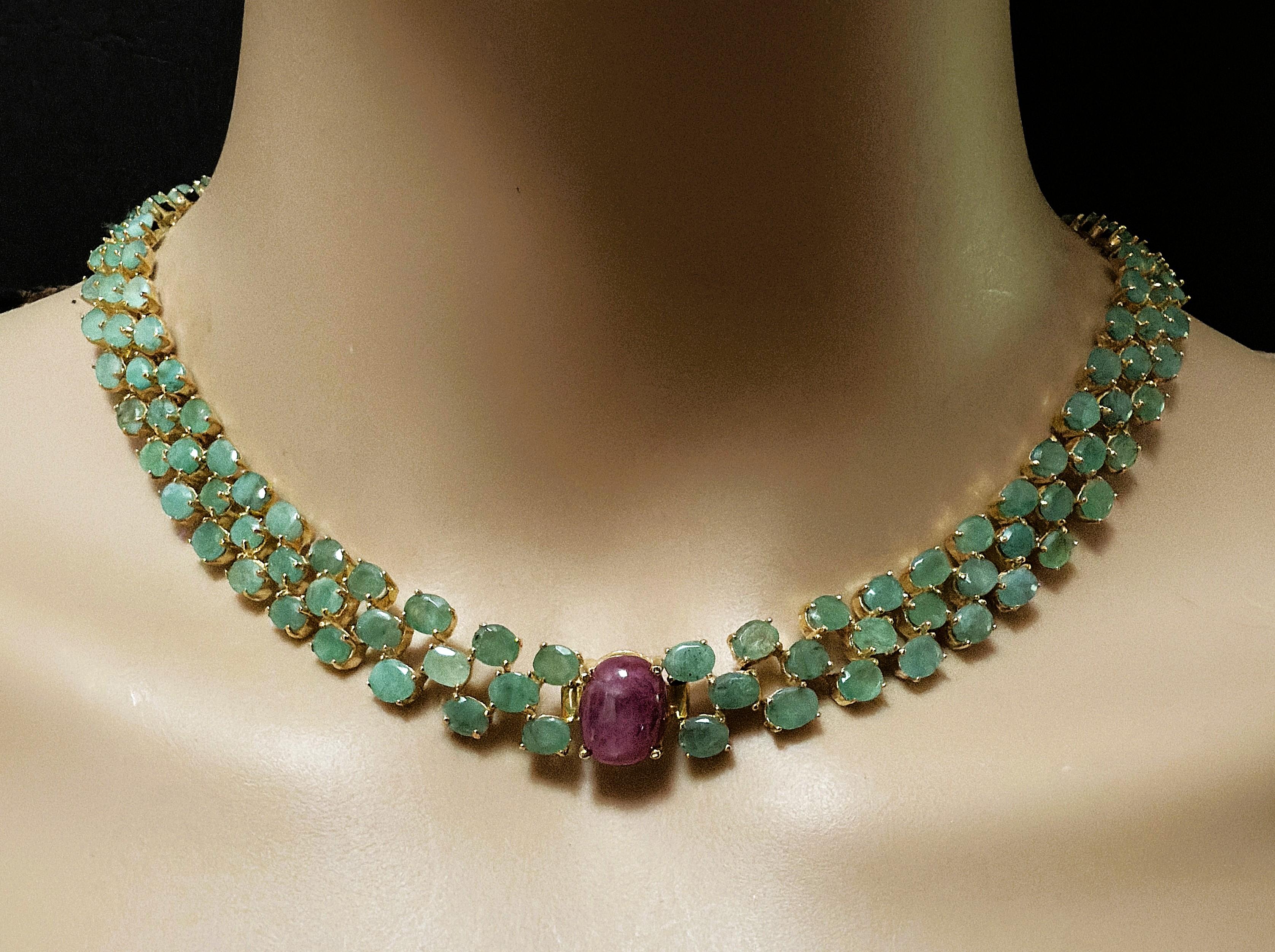 Taglio ovale New 47,7 Carat Emerald & 2,54 Carat Ruby Y Gold PL Sterling Silver Necklace in vendita