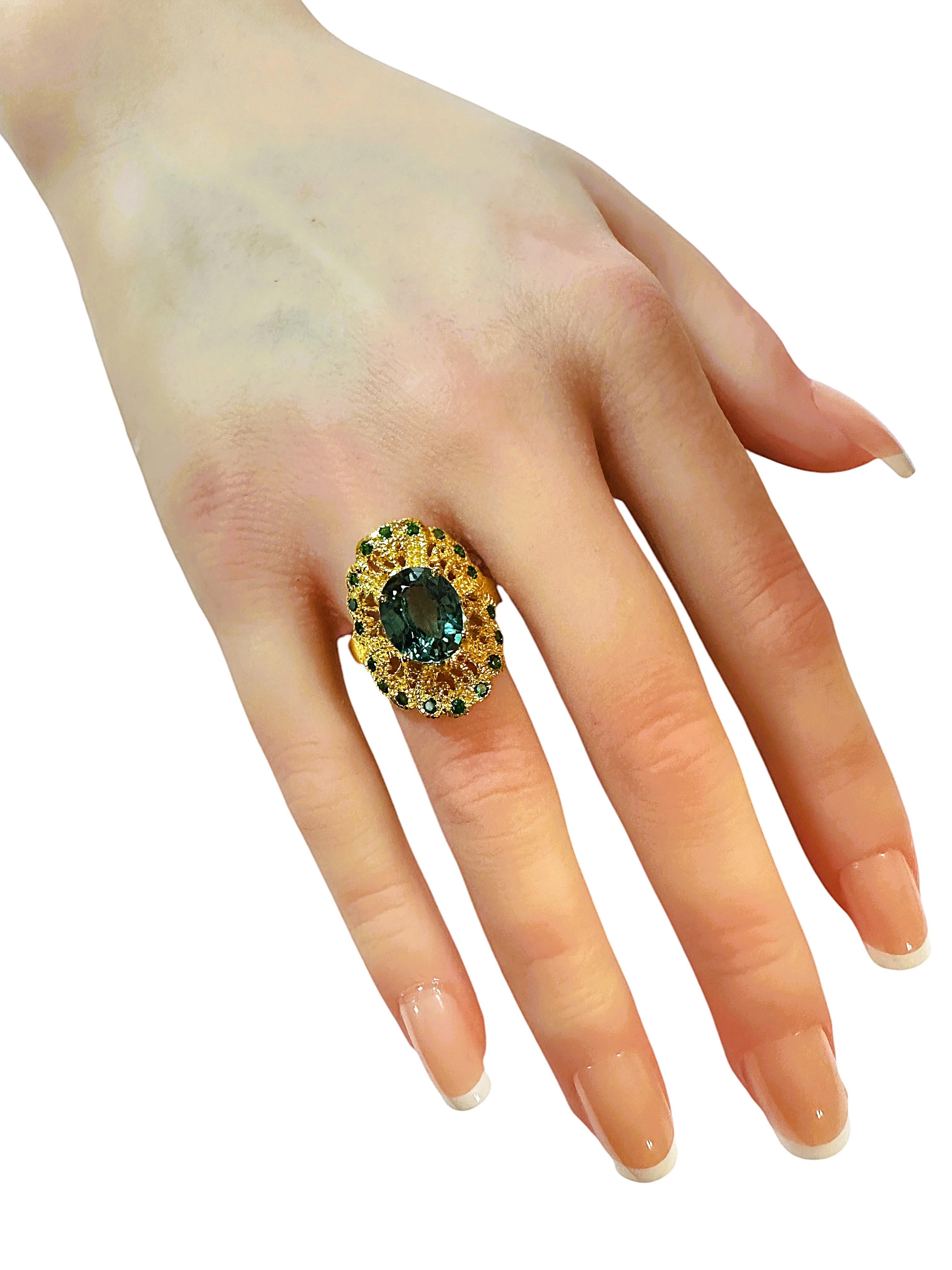 Nouveau  Bague en or et argent sterling avec saphir vert lagon de 4,8 carats et saphir taille diamant en vente 1