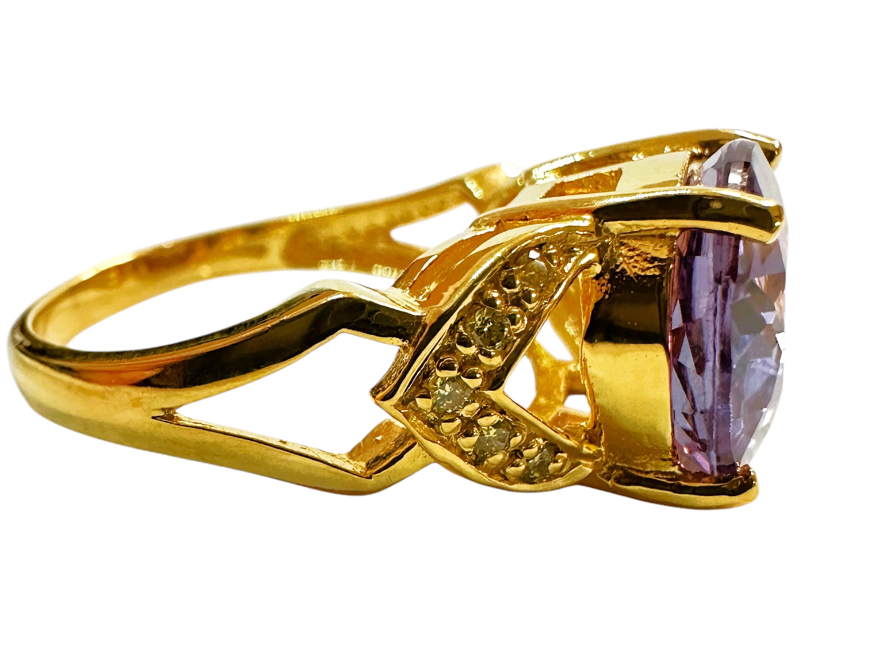 New 5.25 Carat Color Changing & Diamond Cut Sapphire & Y Gold Pl Sterling Ring In New Condition For Sale In Eagan, MN