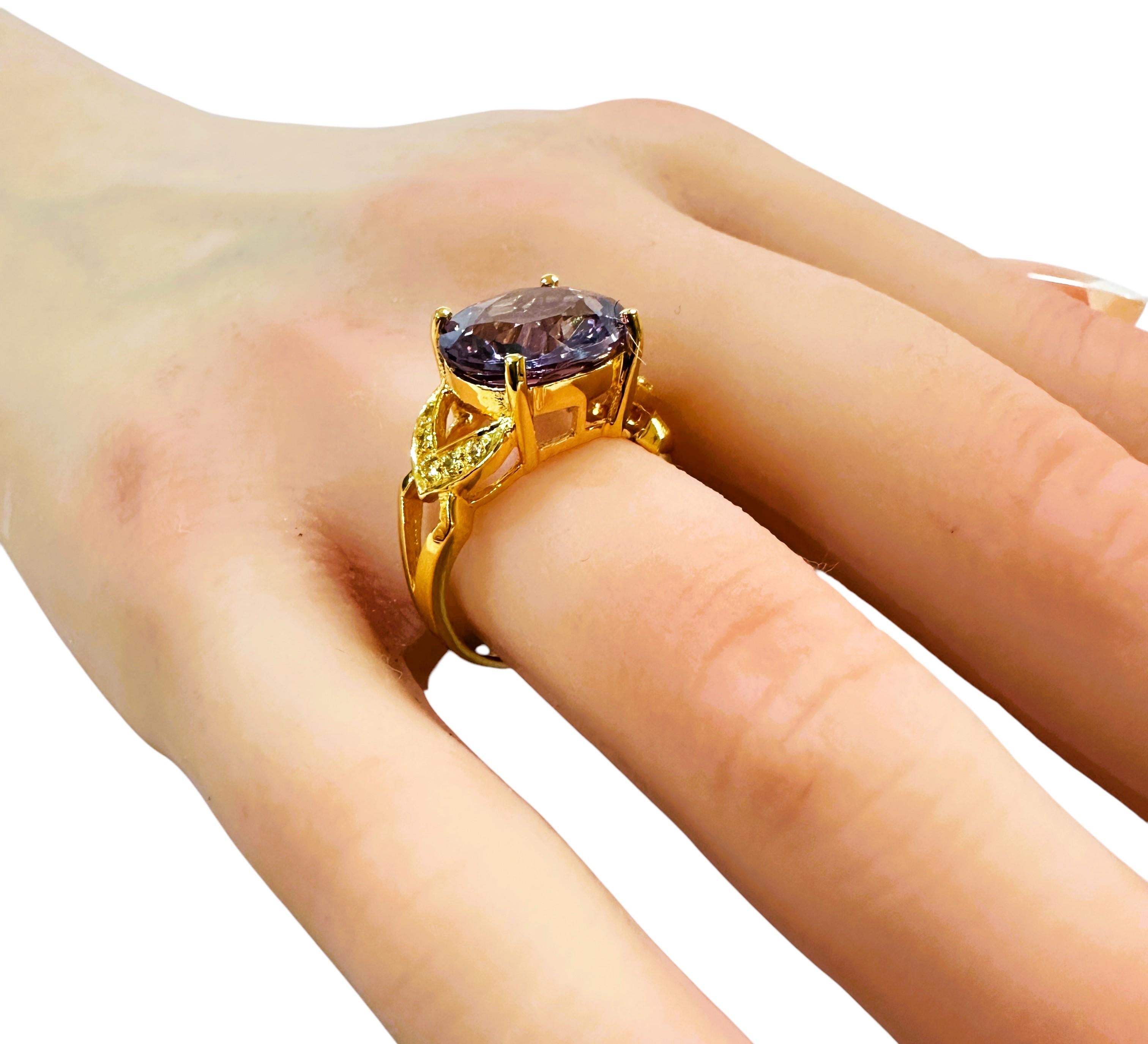 New 5.25 Carat Color Changing & Diamond Cut Sapphire & Y Gold Pl Sterling Ring For Sale 1