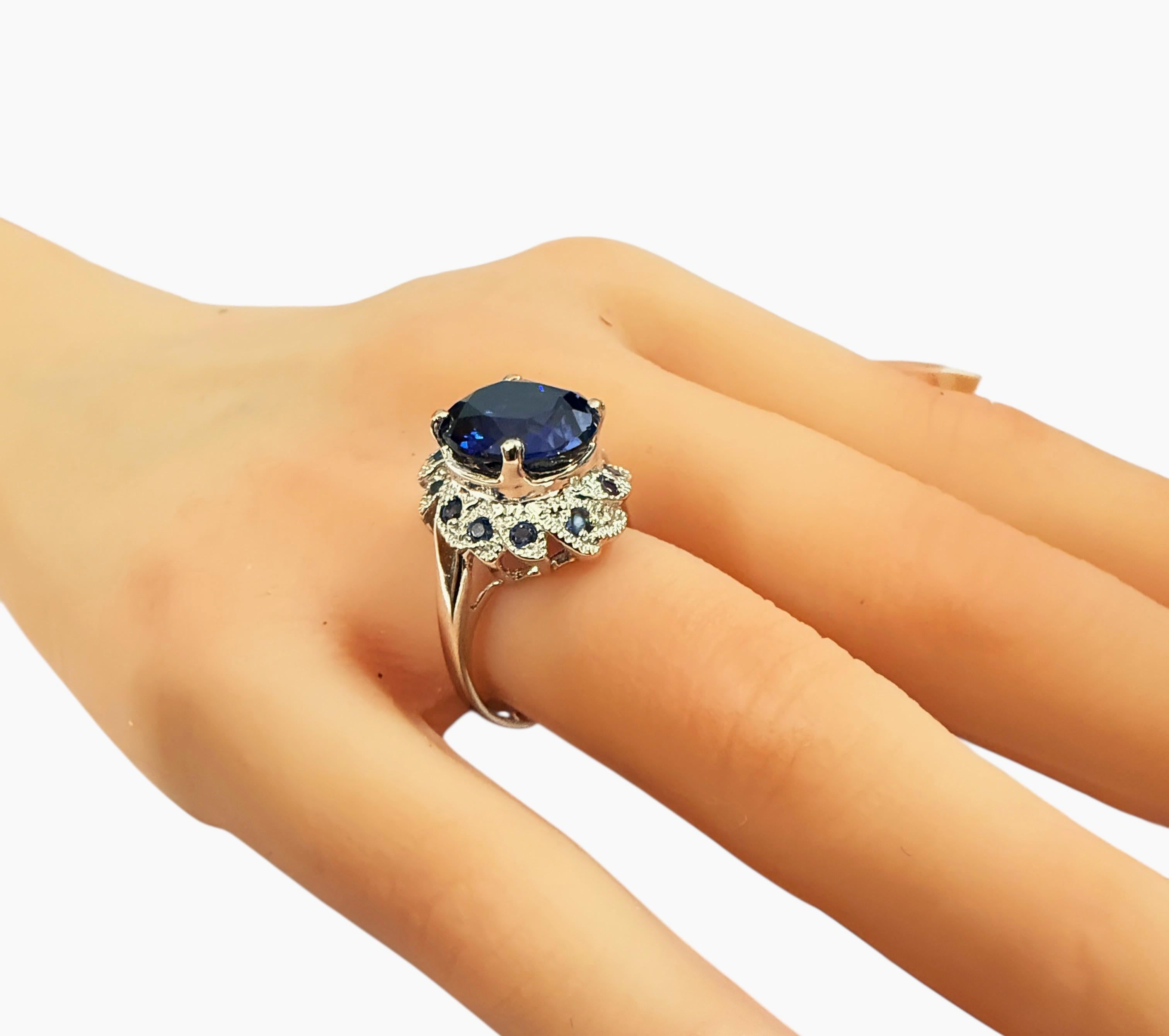 Nuevo Anillo de Plata de Ley con Zafiro Azul Ovalado de 5,50 Quilates y Corte Diamante 1