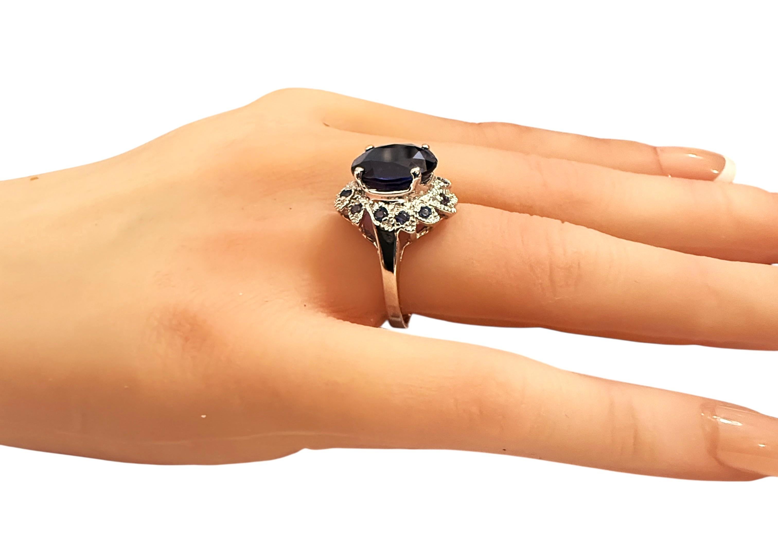 Nuevo Anillo de Plata de Ley con Zafiro Azul Ovalado de 5,50 Quilates y Corte Diamante 2