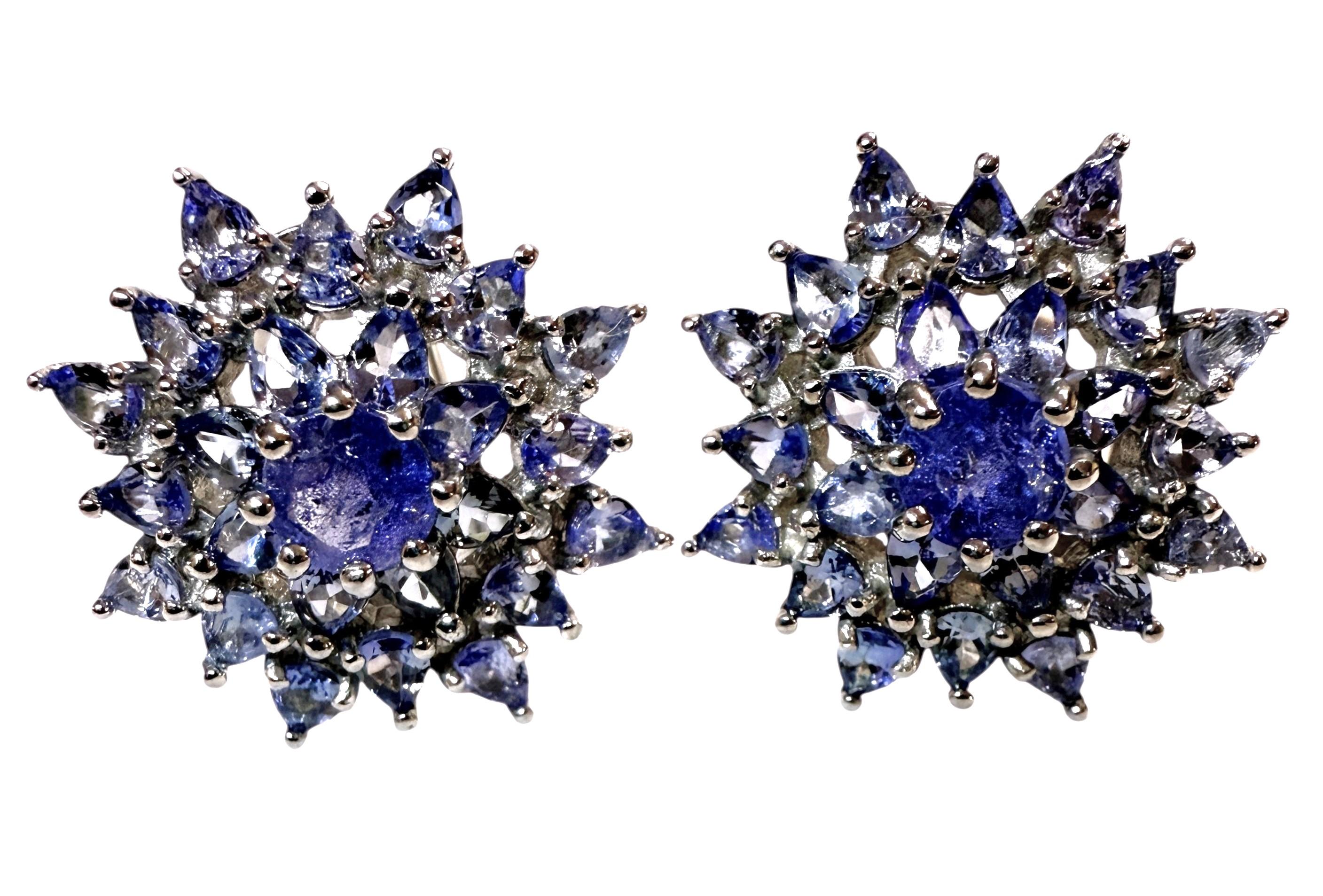 Neue 6 Karat Tansanit Sonnenschliff Omega Sterling Silber Ohrringe (Art déco) im Angebot