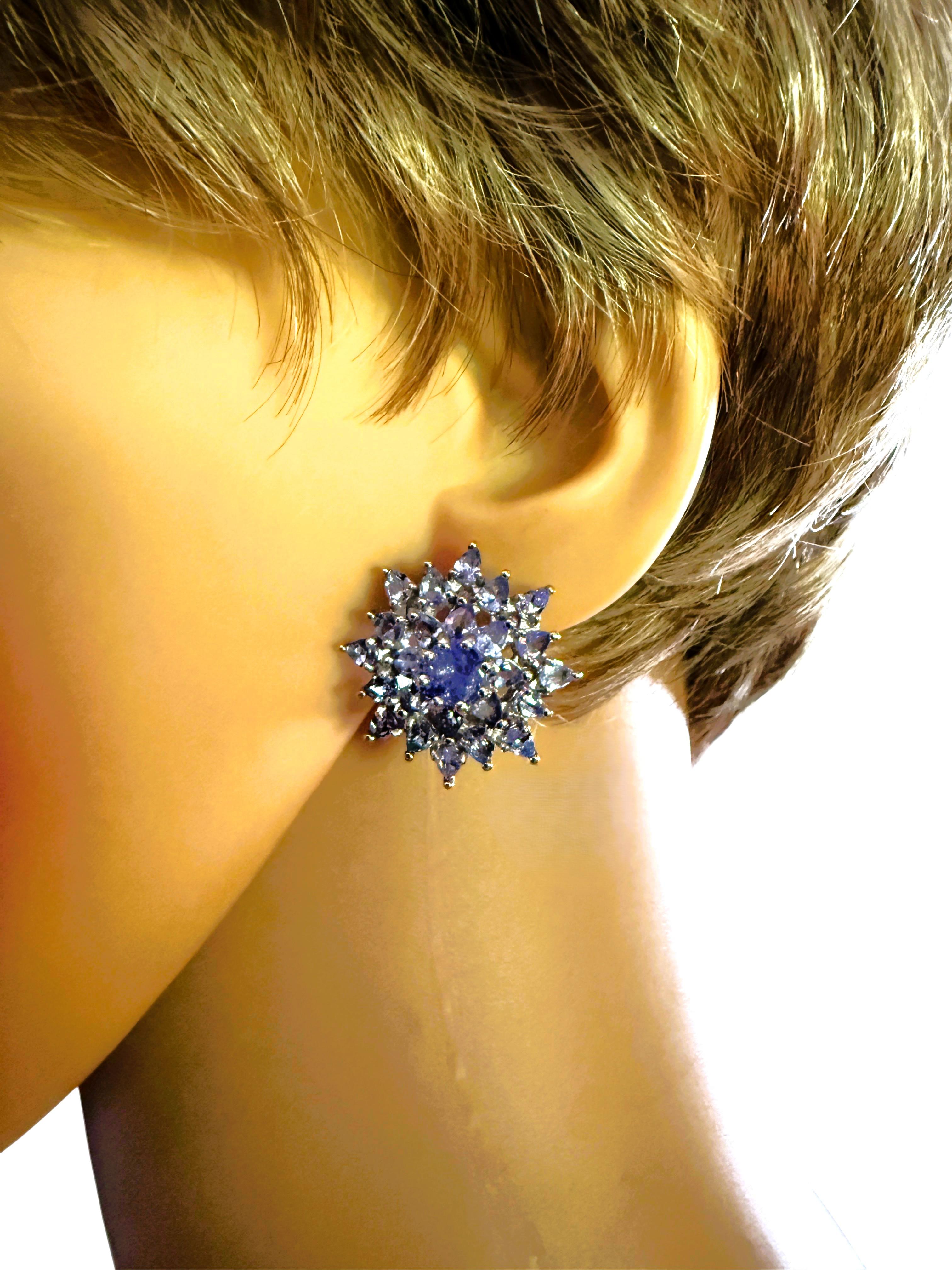 Neue 6 Karat Tansanit Sonnenschliff Omega Sterling Silber Ohrringe im Angebot 2