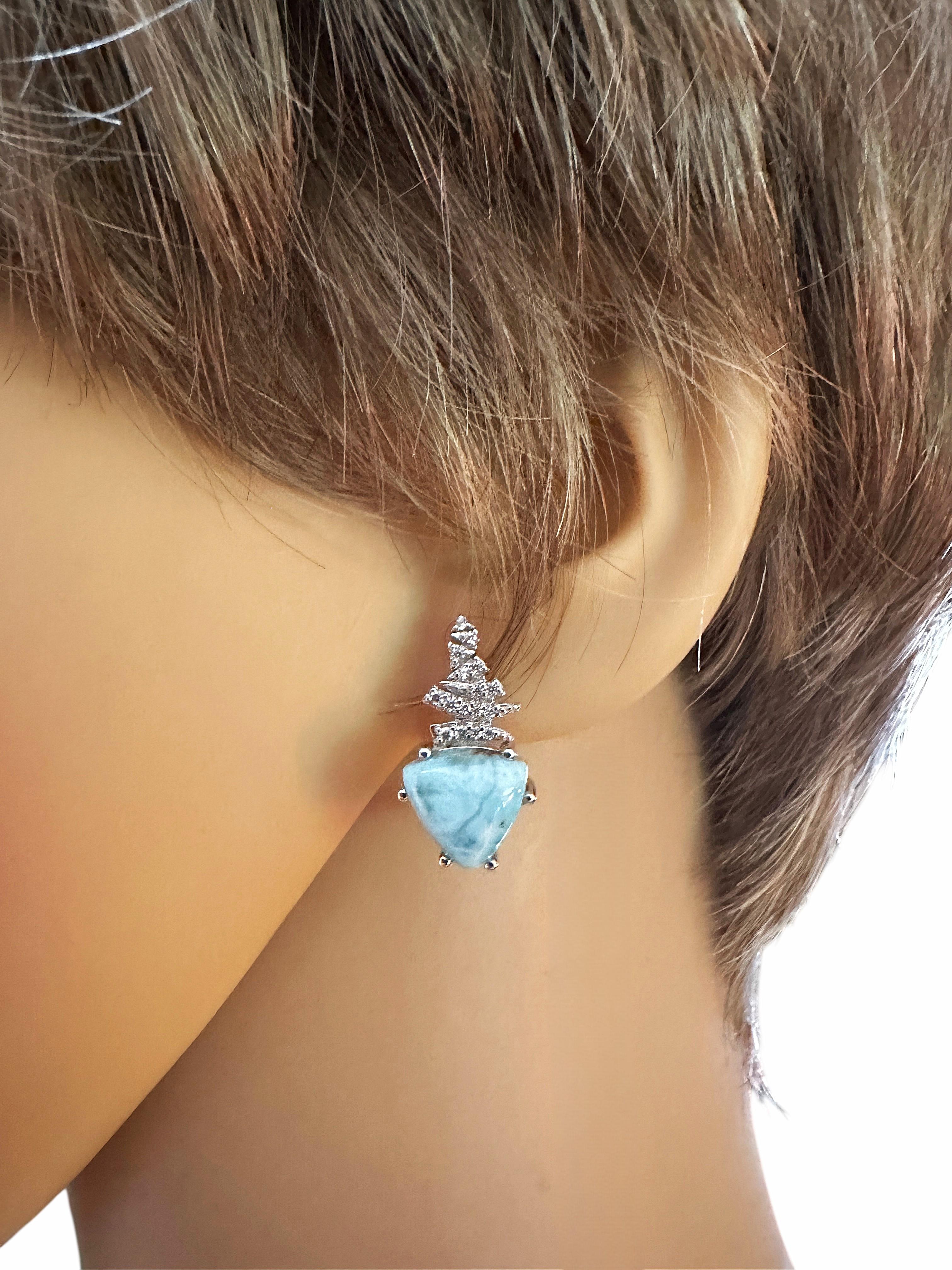 Neu 6 Karat Trillionschliff Dominicanischer Larimar & Diamantschliff Saphir-Ohrringe im Zustand „Neu“ im Angebot in Eagan, MN