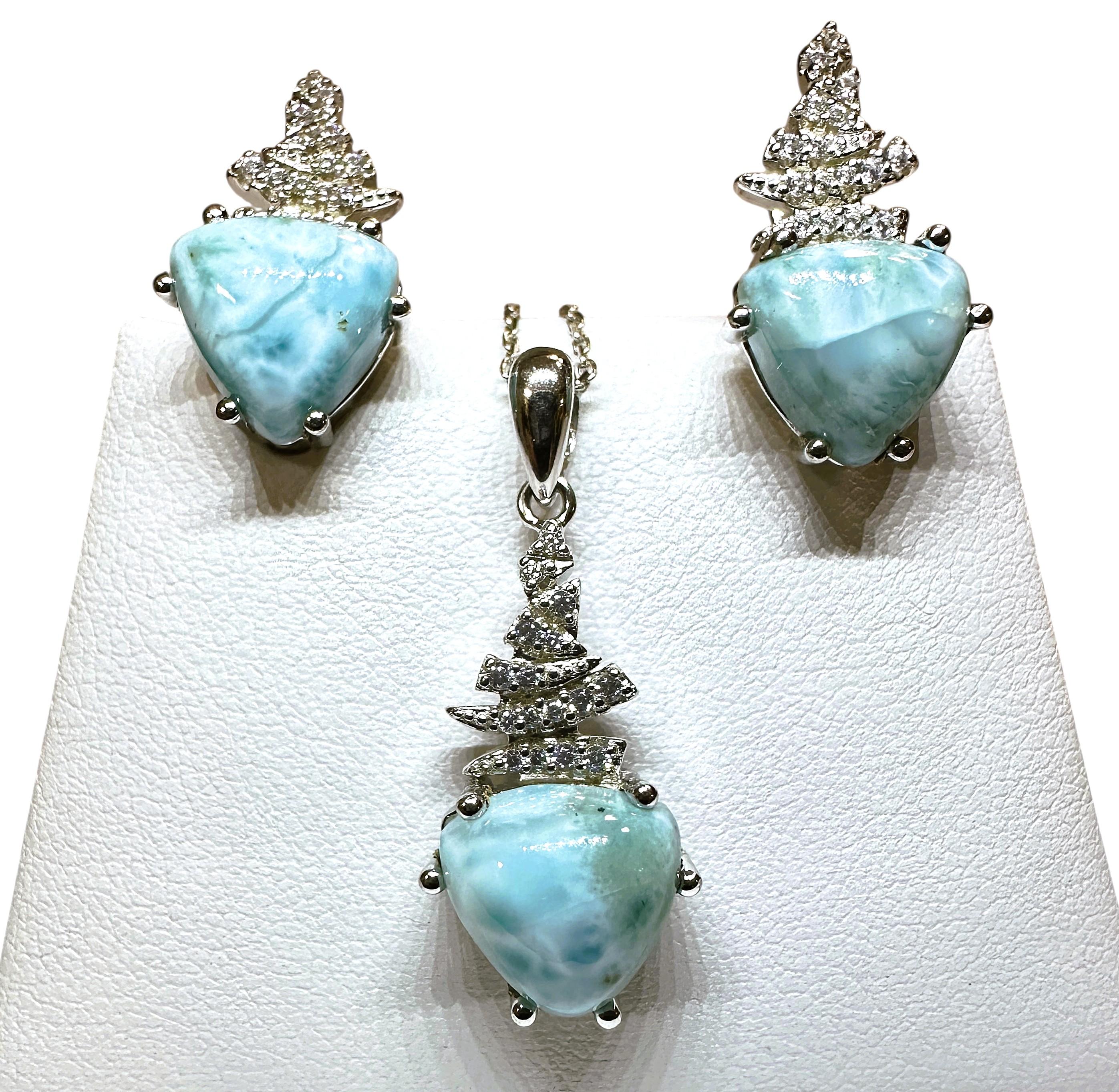 Neu 6 Karat Trillionschliff Dominicanischer Larimar & Diamantschliff Saphir-Ohrringe im Angebot 3