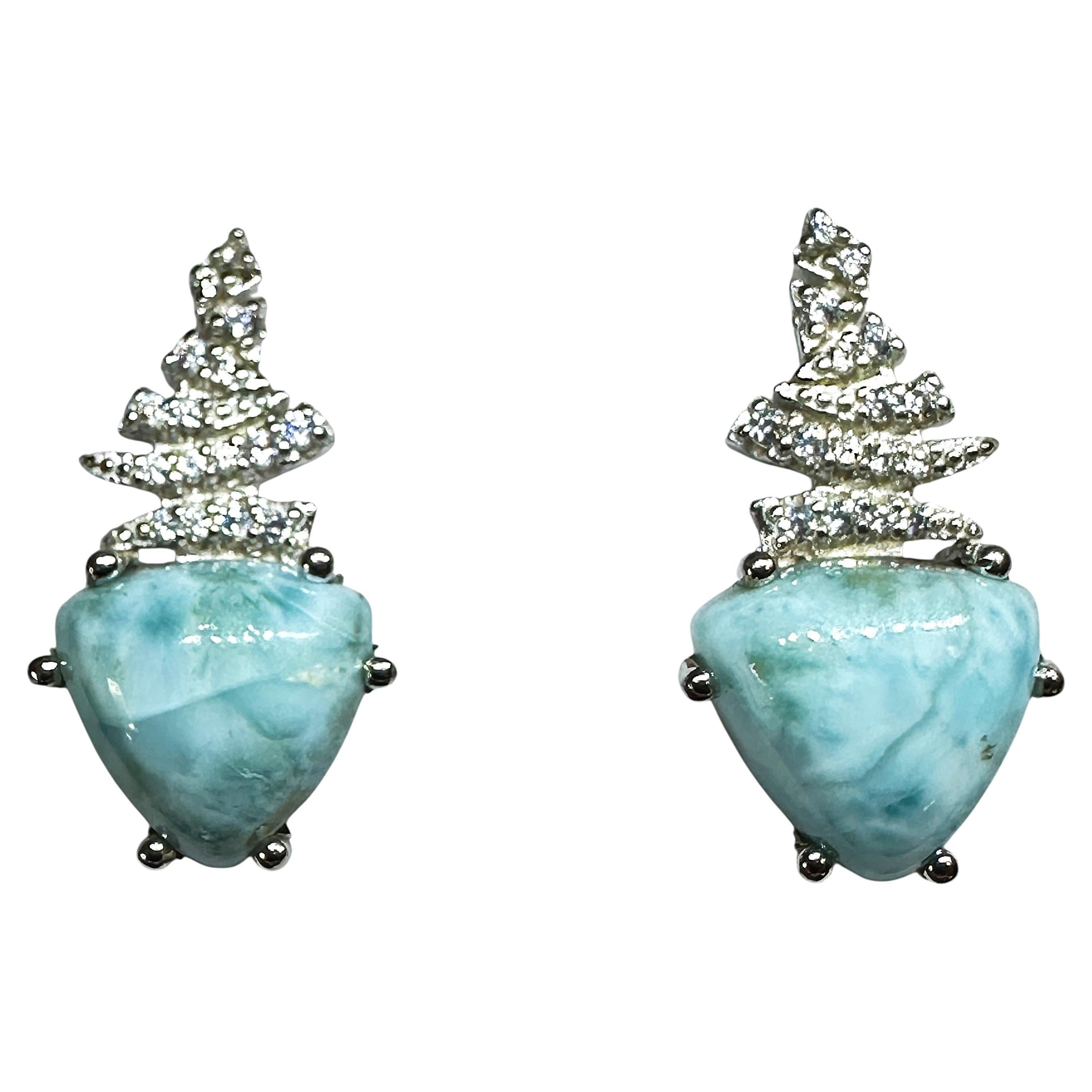 Neu 6 Karat Trillionschliff Dominicanischer Larimar & Diamantschliff Saphir-Ohrringe