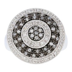 Ring mit 0,63 Karat Rundschliff-Diamant, Cluster-Halo aus Sterlingsilber
