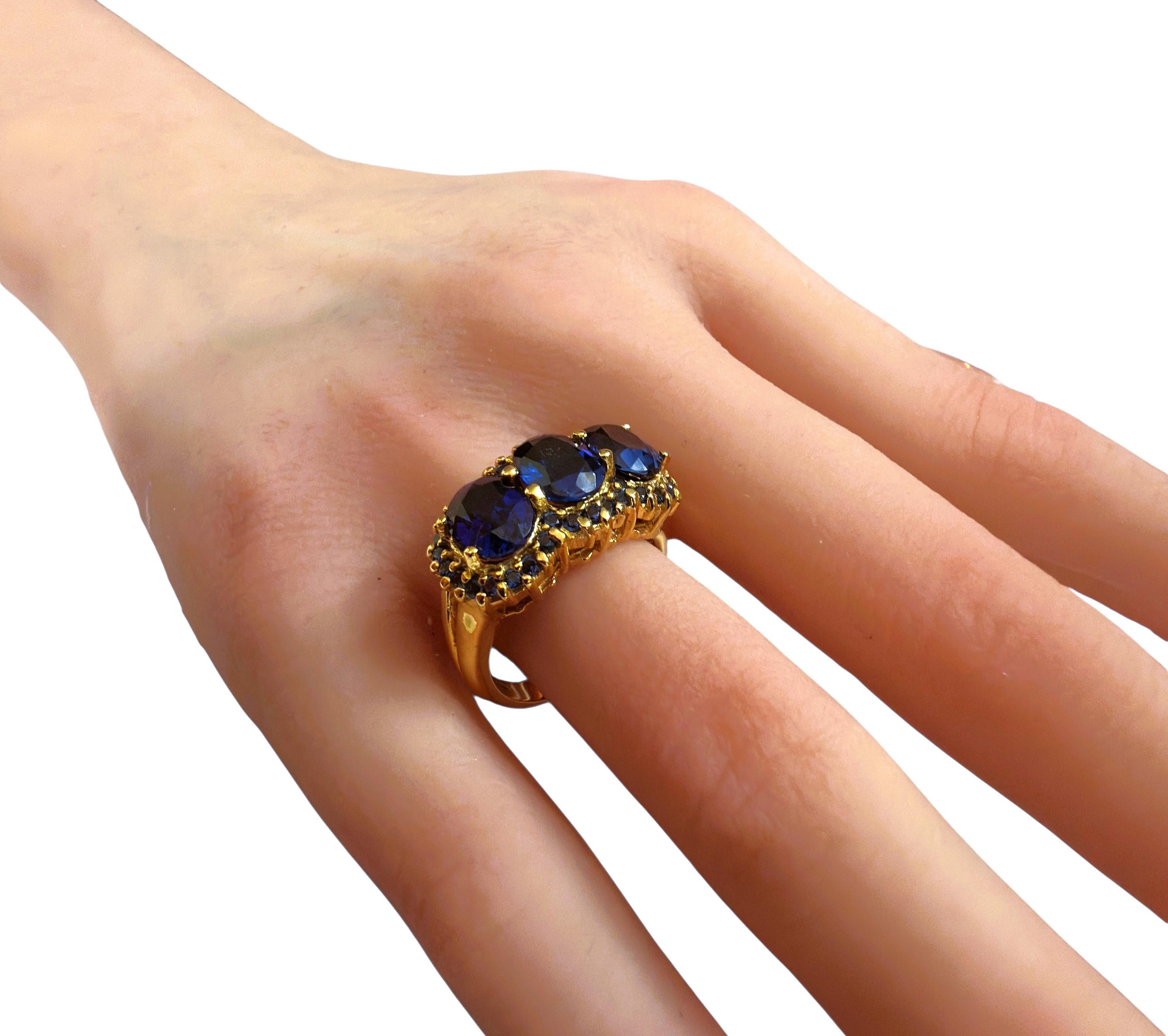 New 6.70 Carat 3-Stone Oval & Diamond Cut Blue Sapphire R Gold PL Sterling Ring For Sale 2