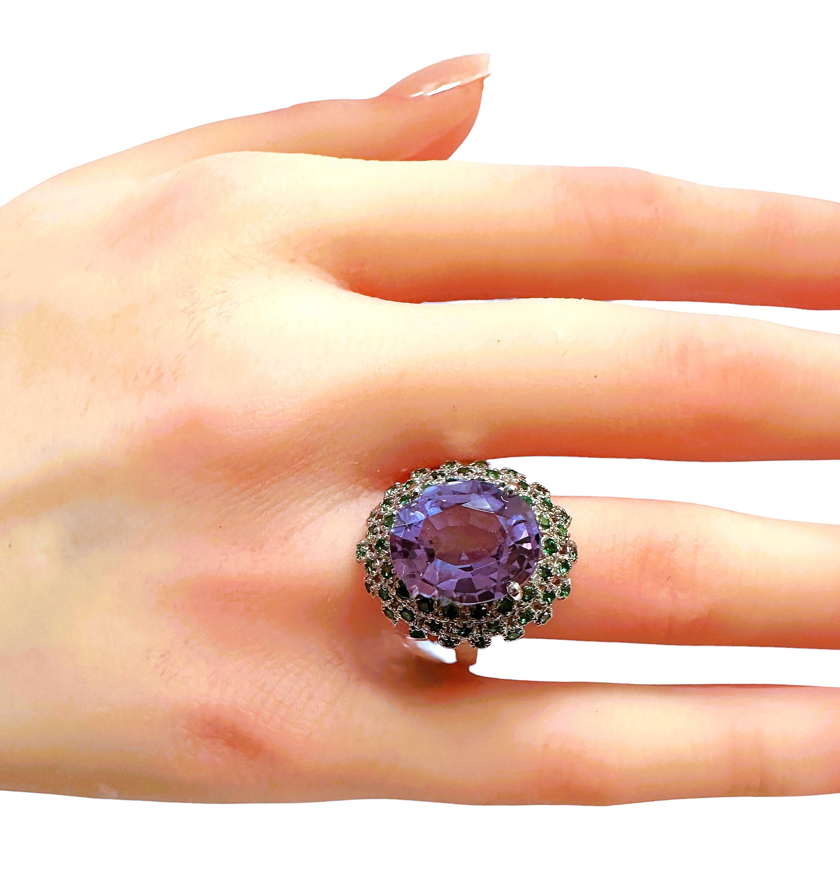 Nuovo anello in sterling con zaffiri verdi e diamanti da 6,75 In condizioni Nuovo in vendita a Eagan, MN