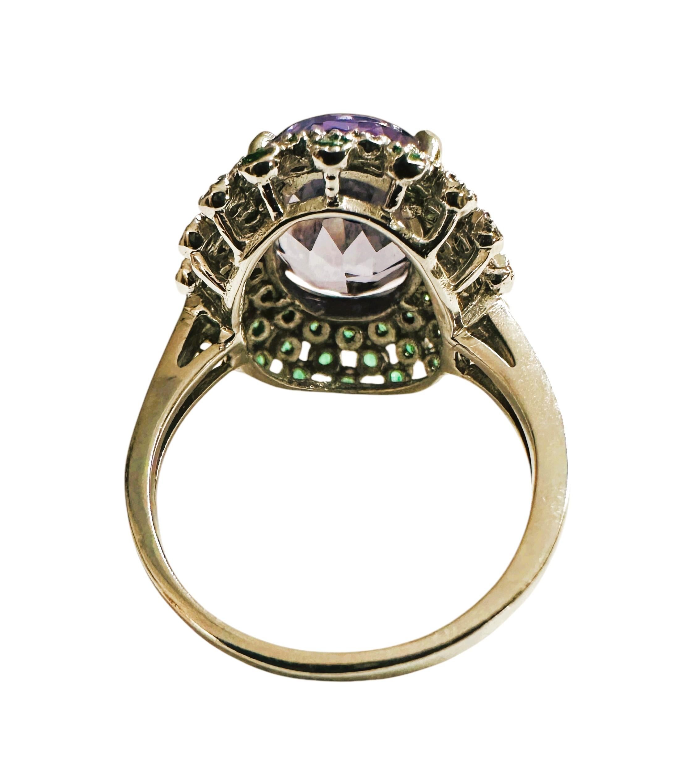 Nuovo anello in sterling con zaffiri verdi e diamanti da 6,75 in vendita 2
