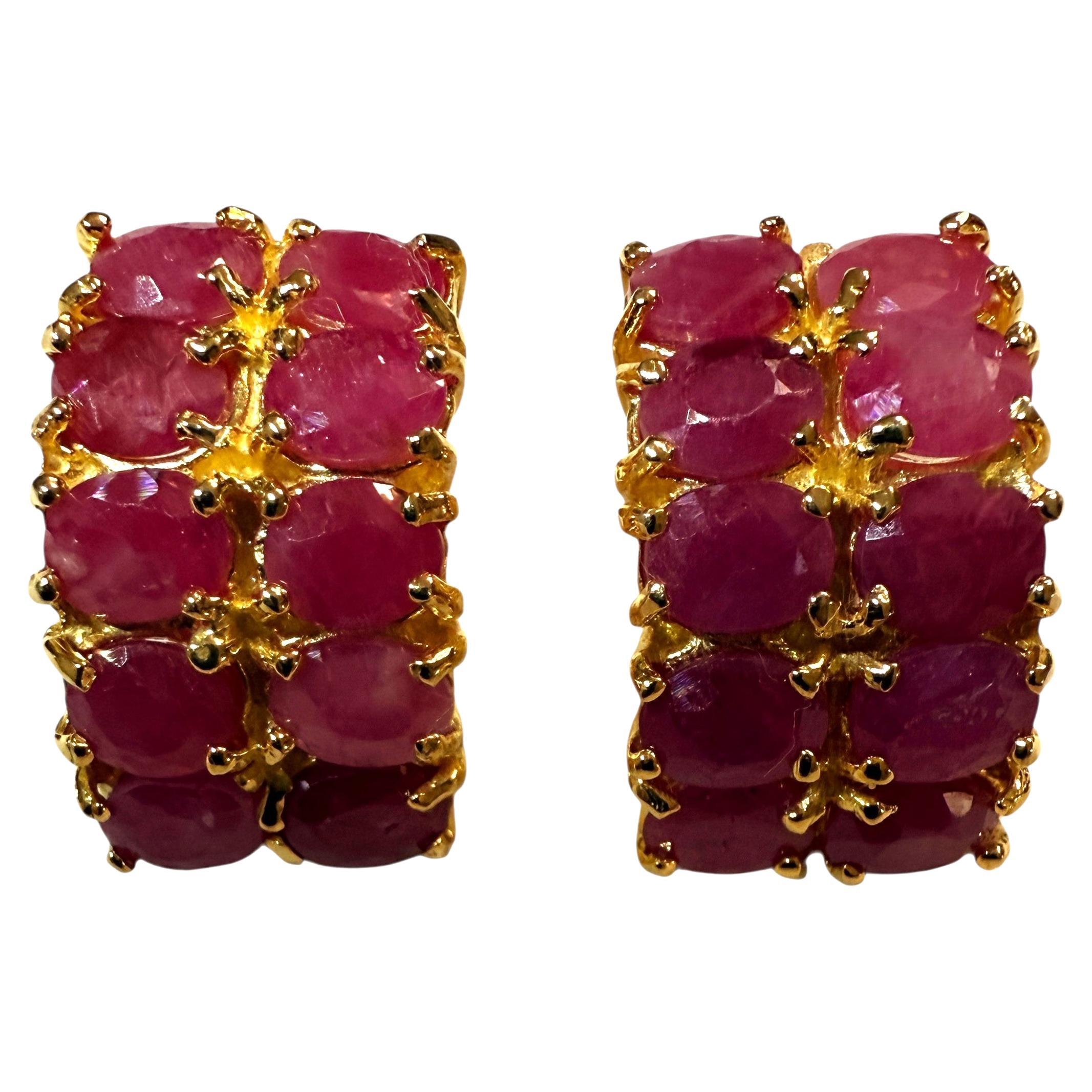 Nuovi orecchini in argento 925 placcati in oro giallo con rubino rosso da 7,0 carati in vendita