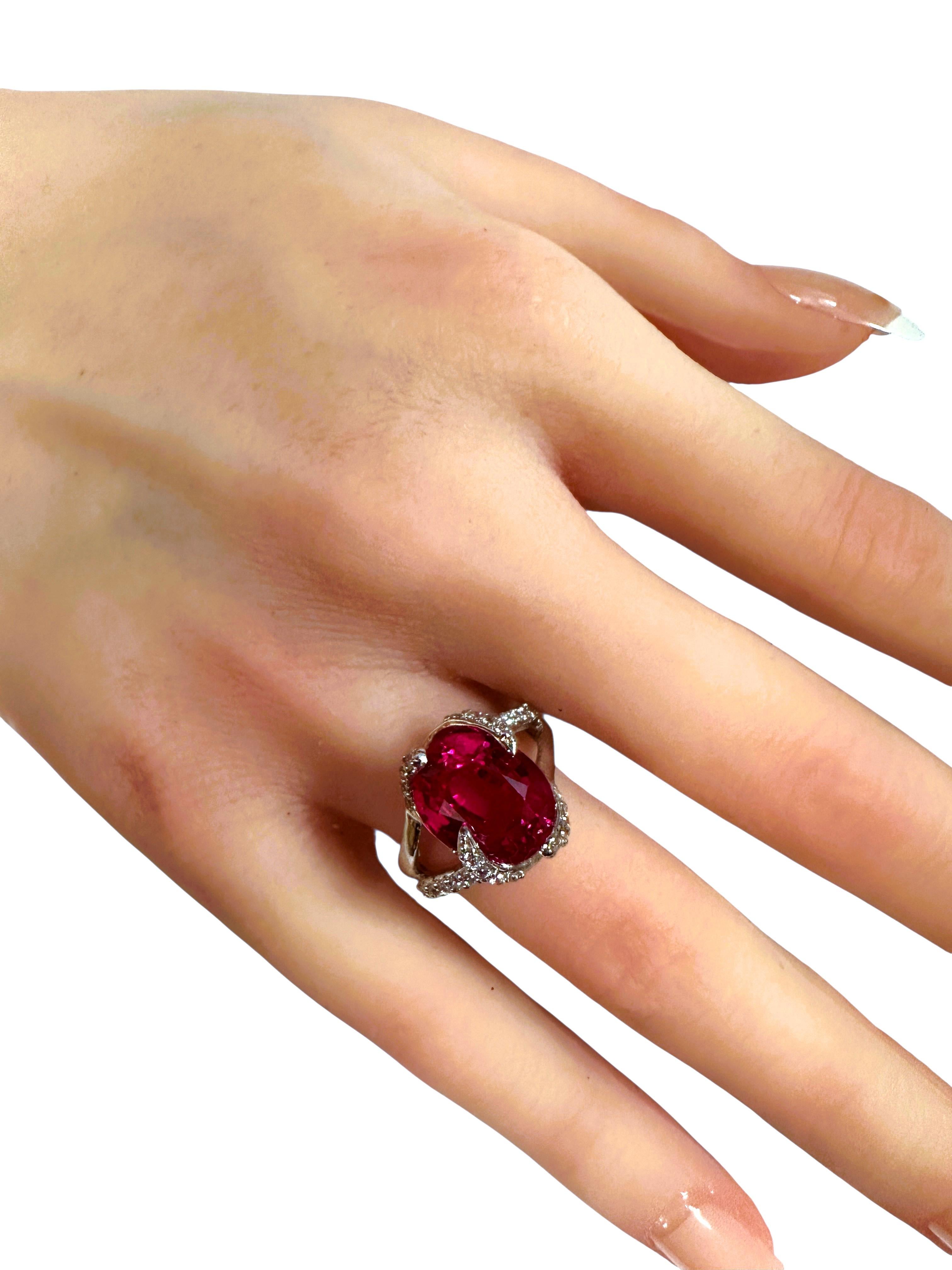 New 7.0 Carat Red Sapphire & Diamond Cut Sapphire Sterling Ring Size 6.25 en vente 3