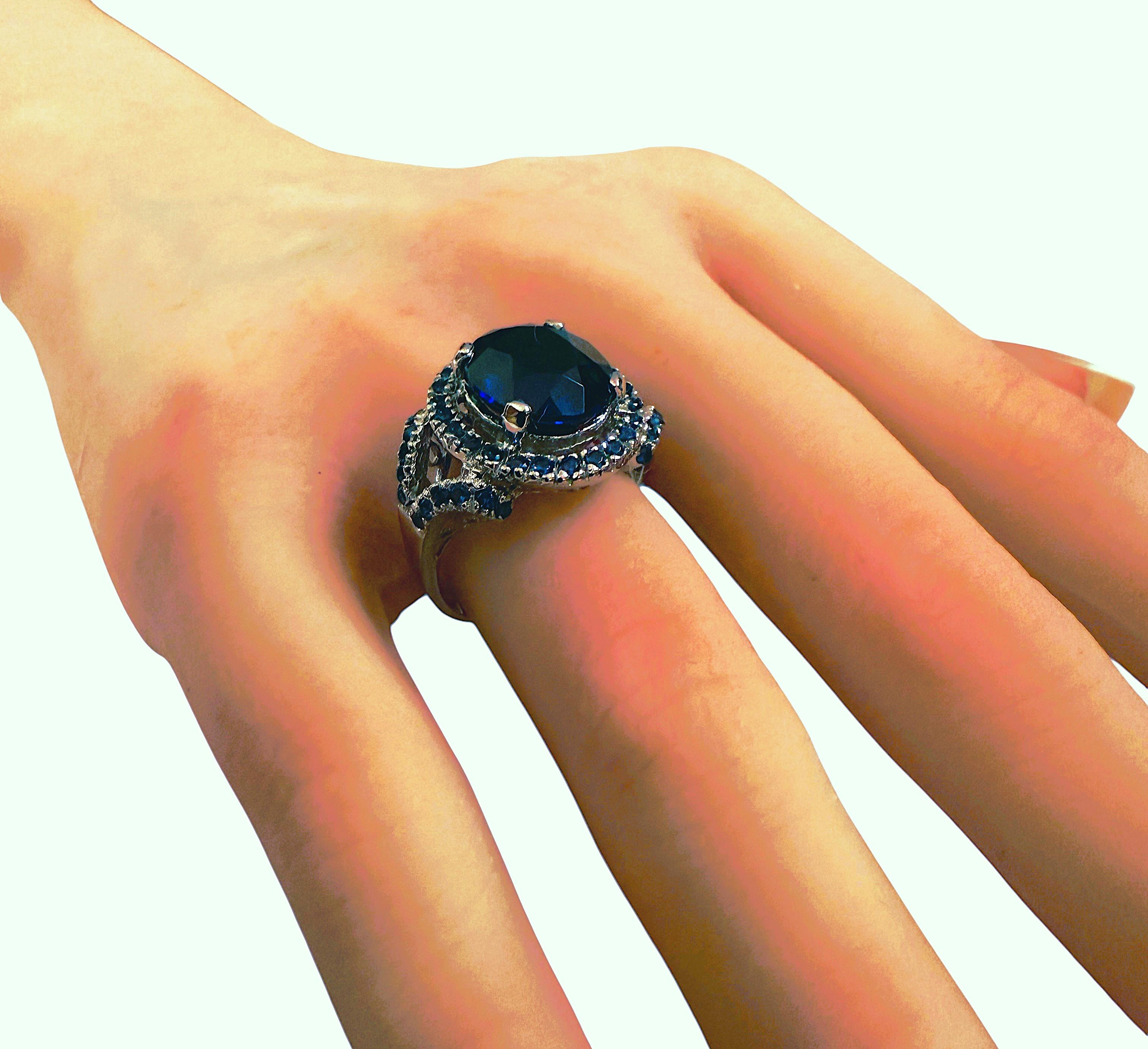 Nuovo anello in argento sterling con zaffiro blu ovale e taglio diamante da 7.02 carati in vendita 2