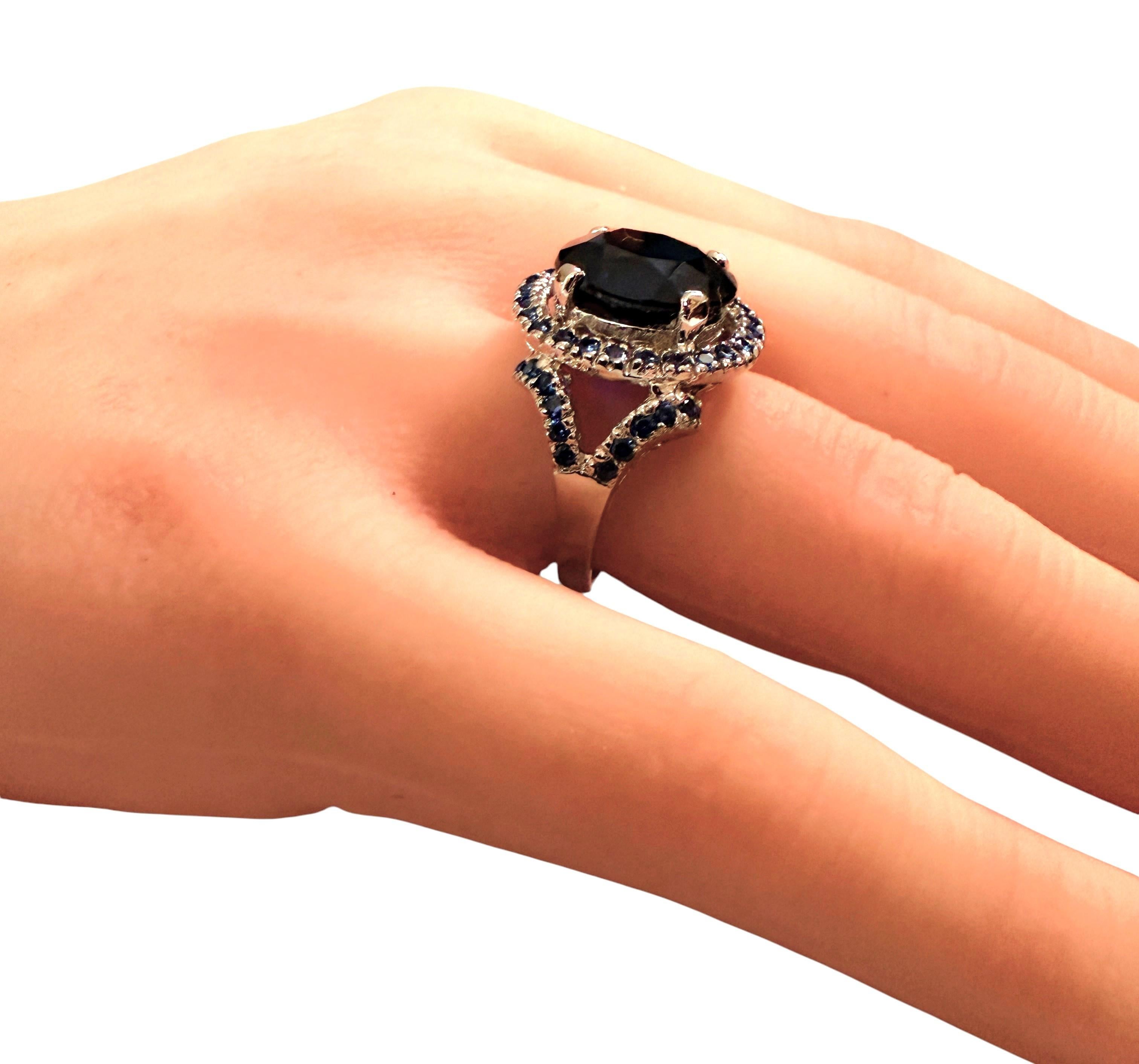 Nuovo anello in argento sterling con zaffiro blu ovale e taglio diamante da 7.02 carati in vendita 3