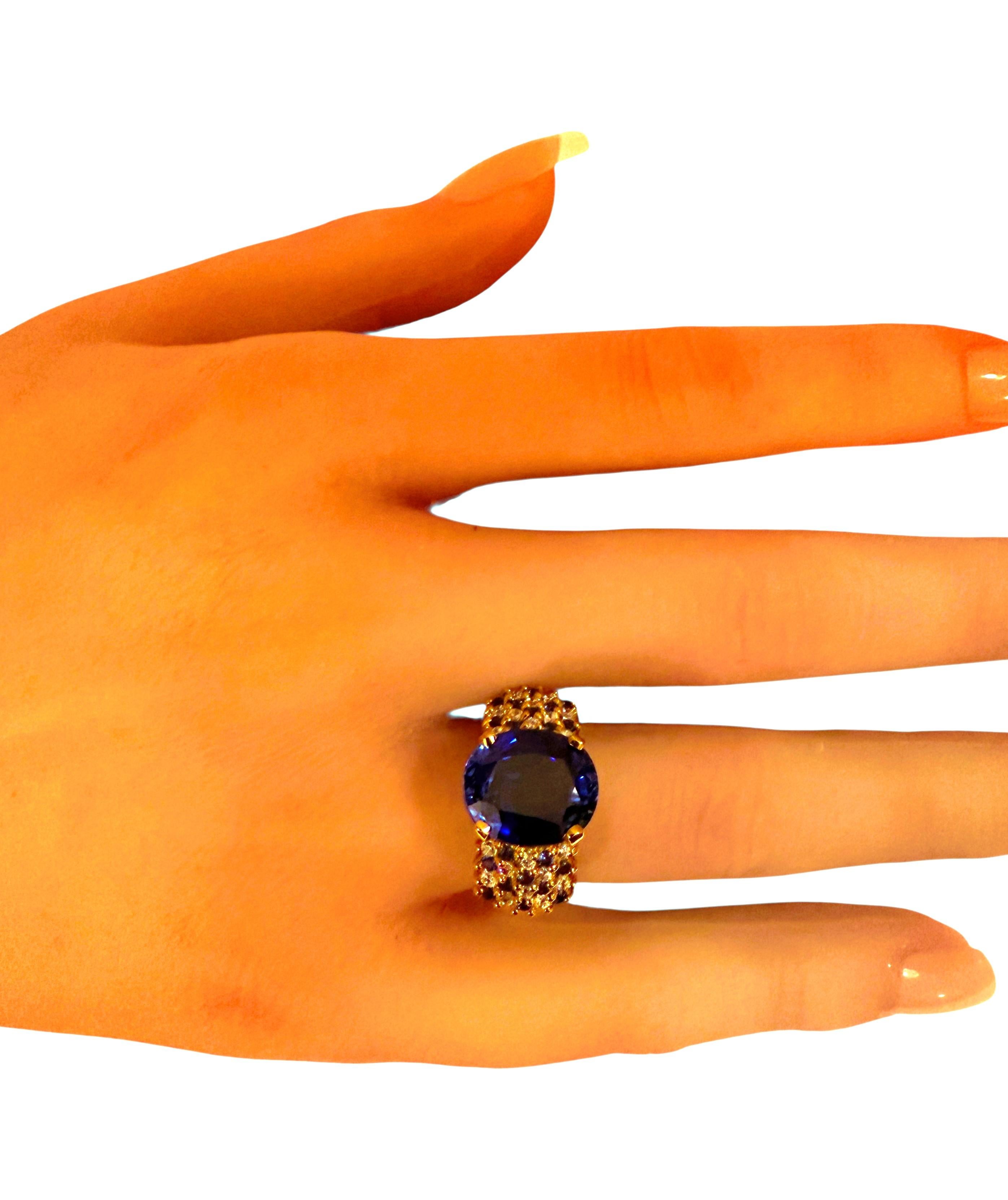 Nuovo anello con zaffiro ovale e diamantato da 7,5 carati in oro giallo 24 carati e argento sterling in vendita 2