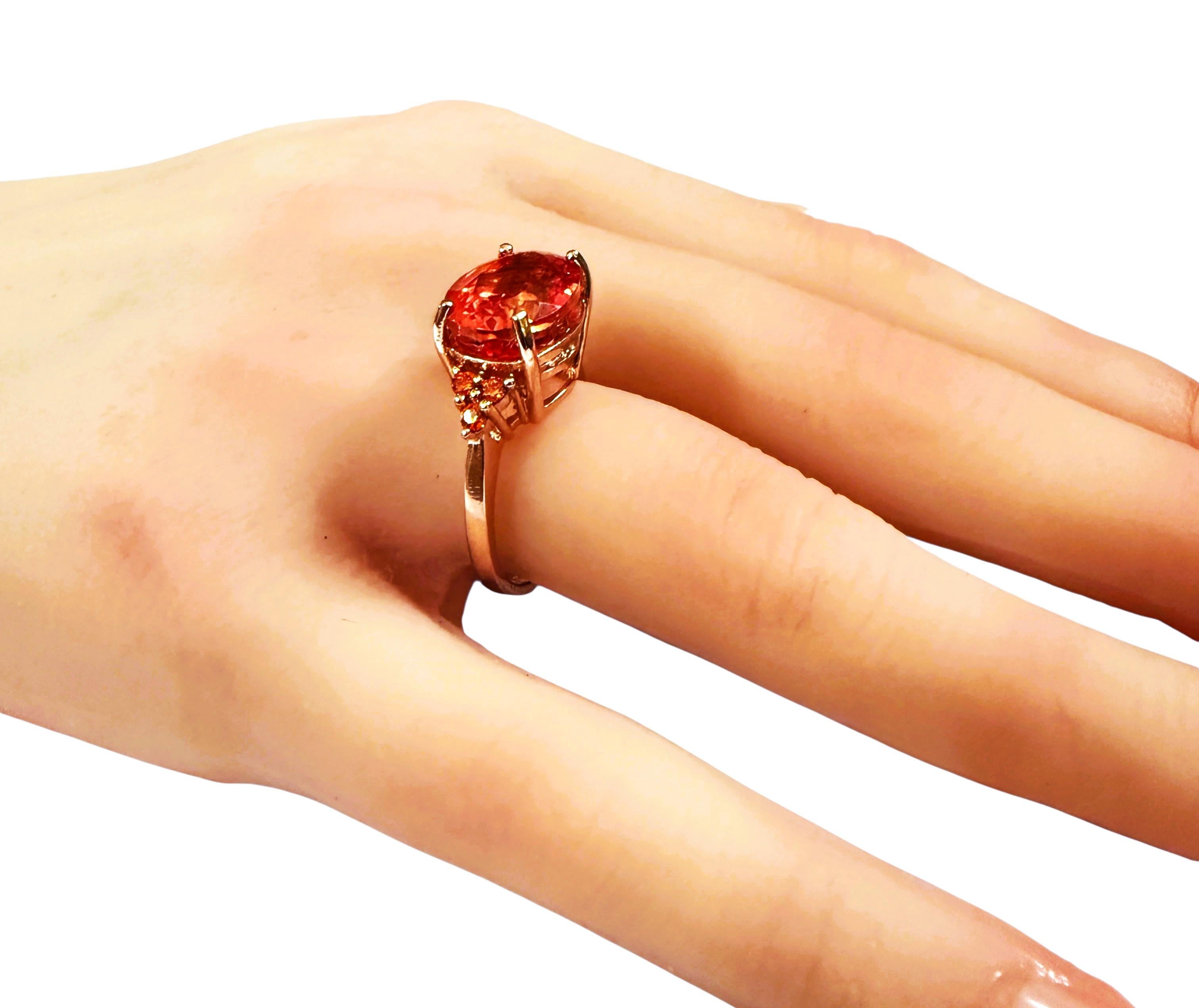 Taille ovale New 7.5 Carat Sunset Sapphire & Diamond Cut Sapphire R Gold PL Sterling Ring en vente