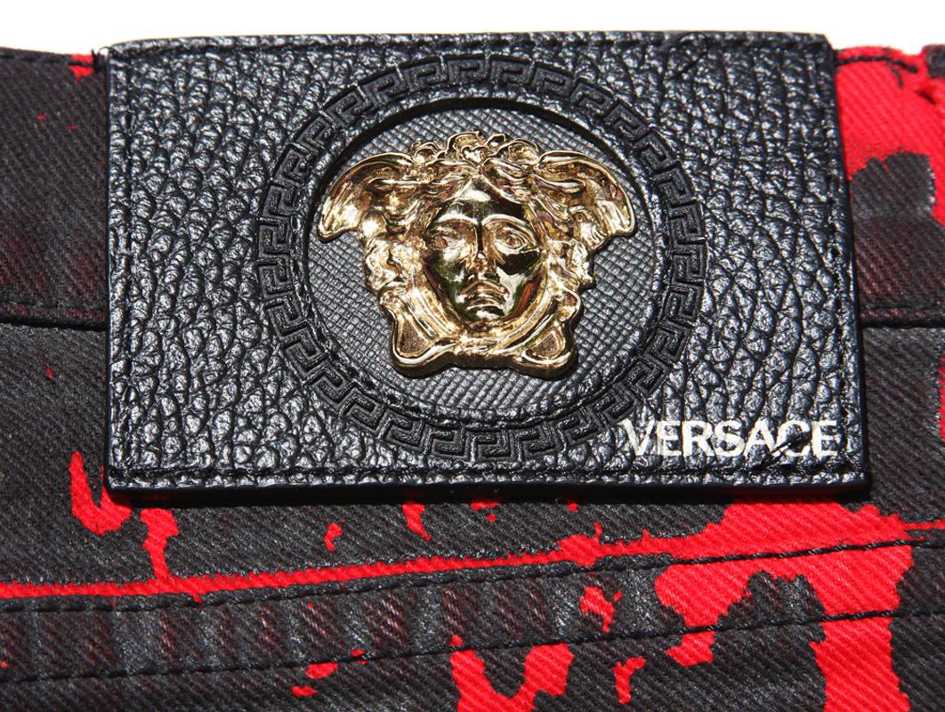 New $795 Versace Red Black Medusa Leopard Graphic Print Stretch Denim Jeans 25 5
