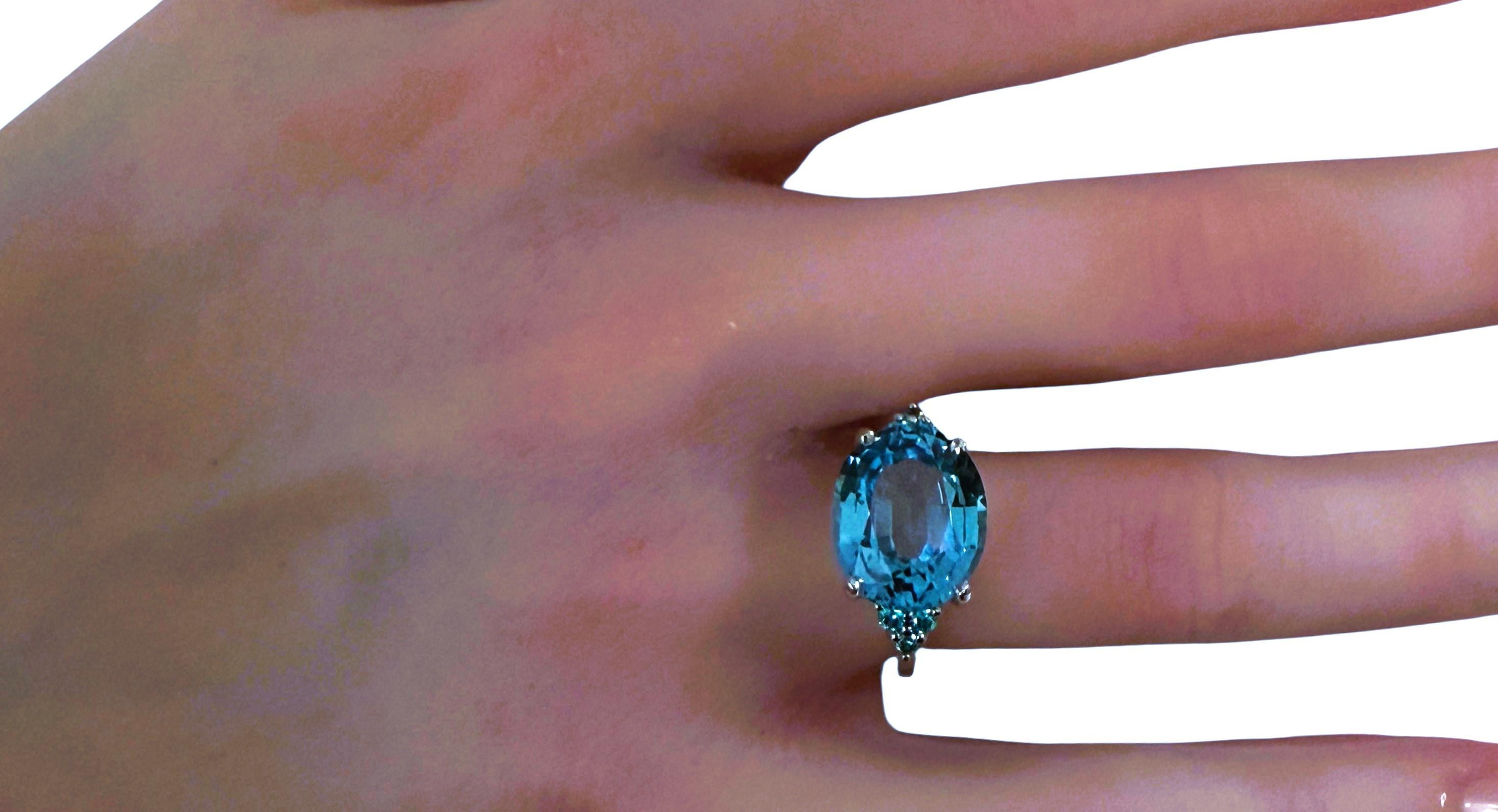 New 8.0 Carat Baby Blue Topaz & Diamond Cut Sapphire Sterling Ring For Sale 1