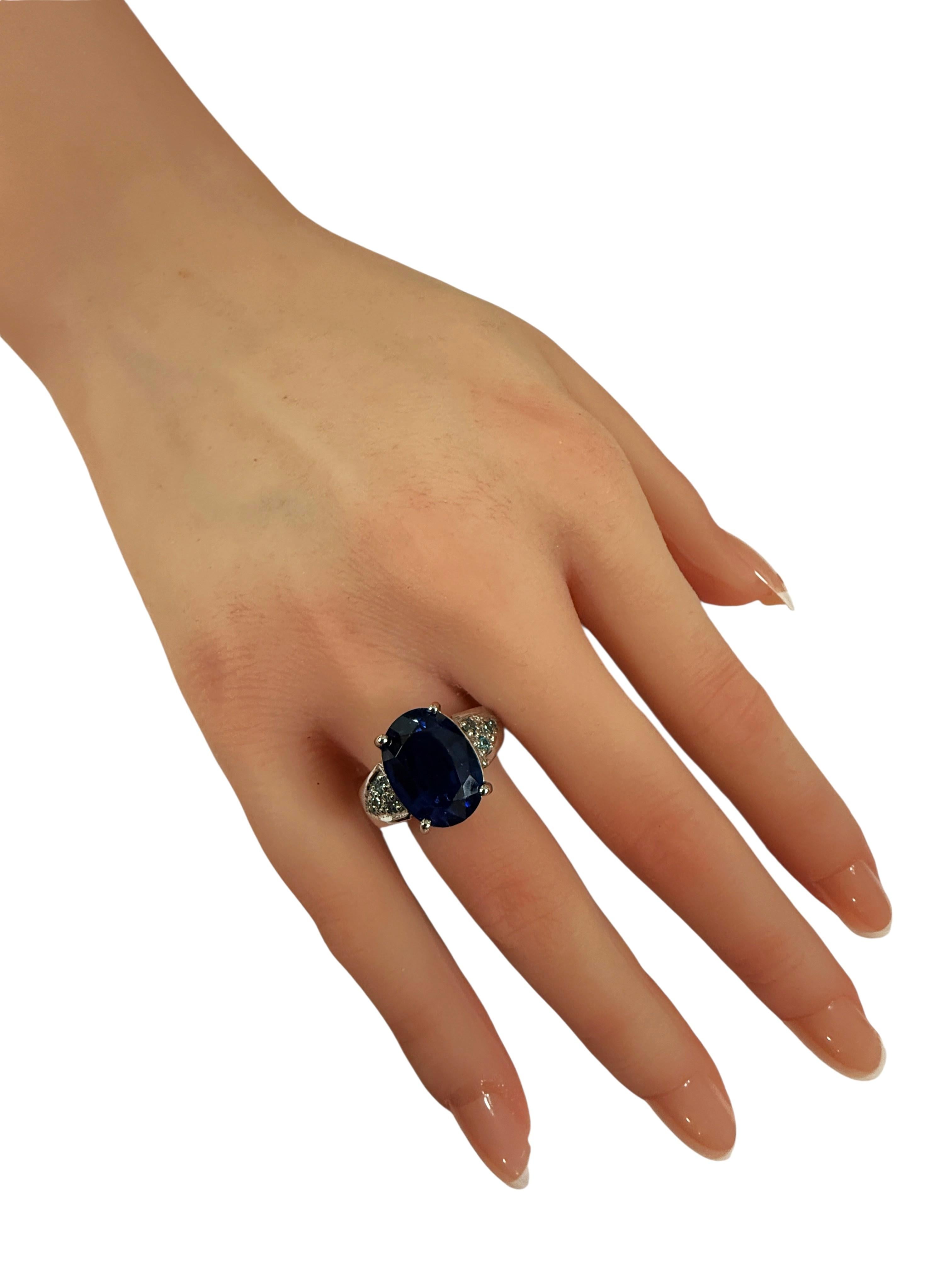 Neu 8.35 Karat Oval & Diamantschliff Blauer Saphir Sterling Silber Ring im Zustand „Neu“ in Eagan, MN