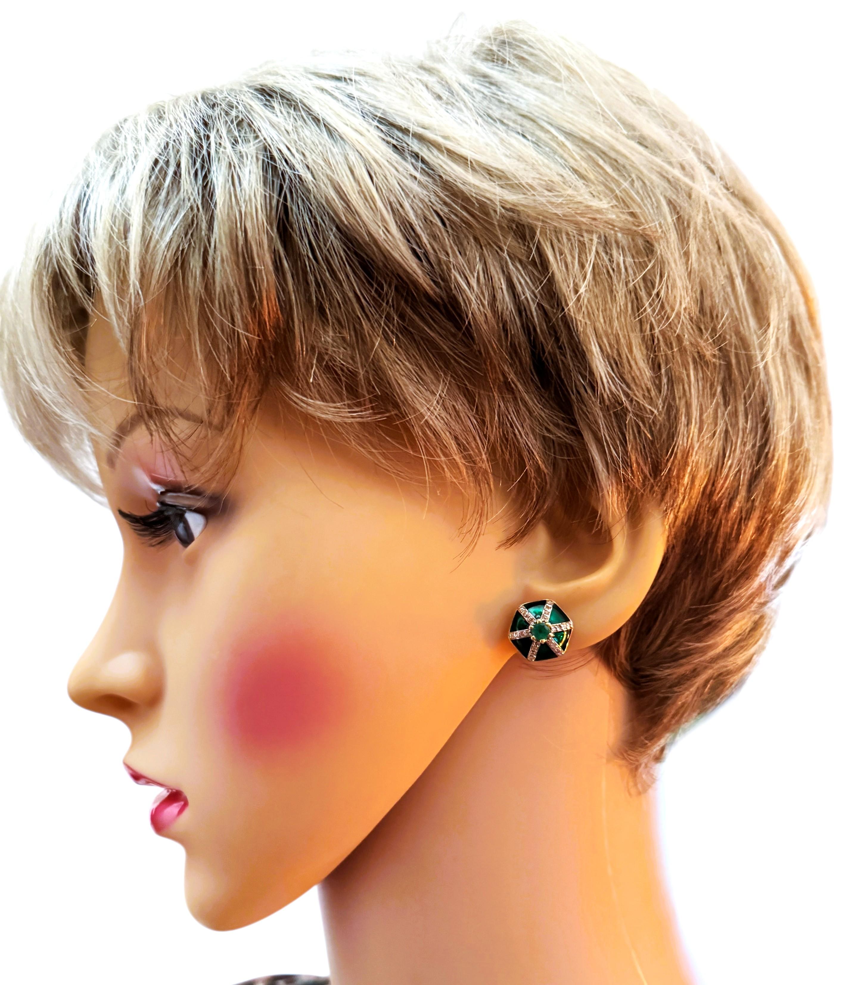 Neue .86 Karat Smaragd & Diamantschliff Saphir & Emaille 14k Gold PL Ohrringe (Ovalschliff) im Angebot