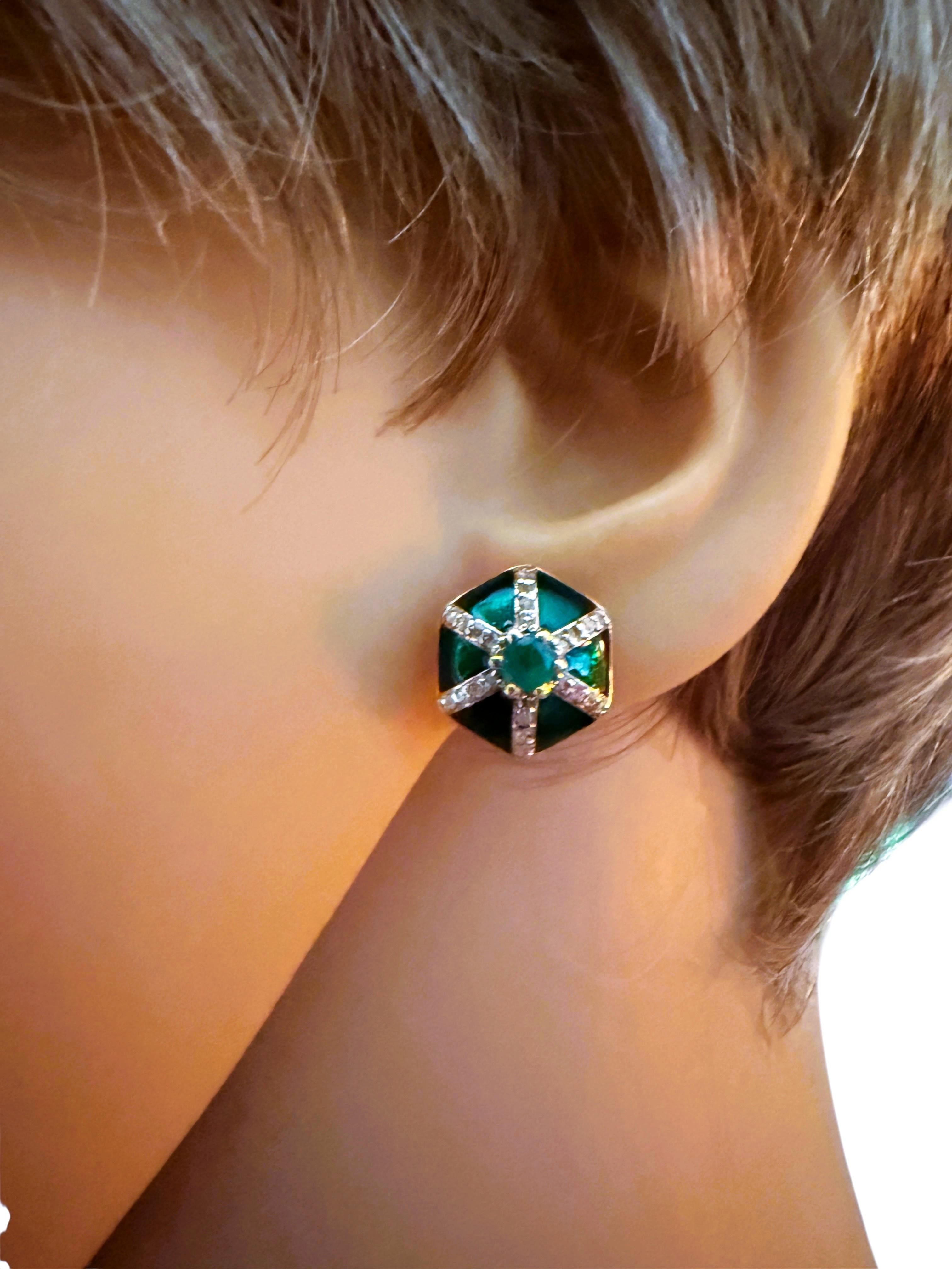 Neue .86 Karat Smaragd & Diamantschliff Saphir & Emaille 14k Gold PL Ohrringe Damen im Angebot