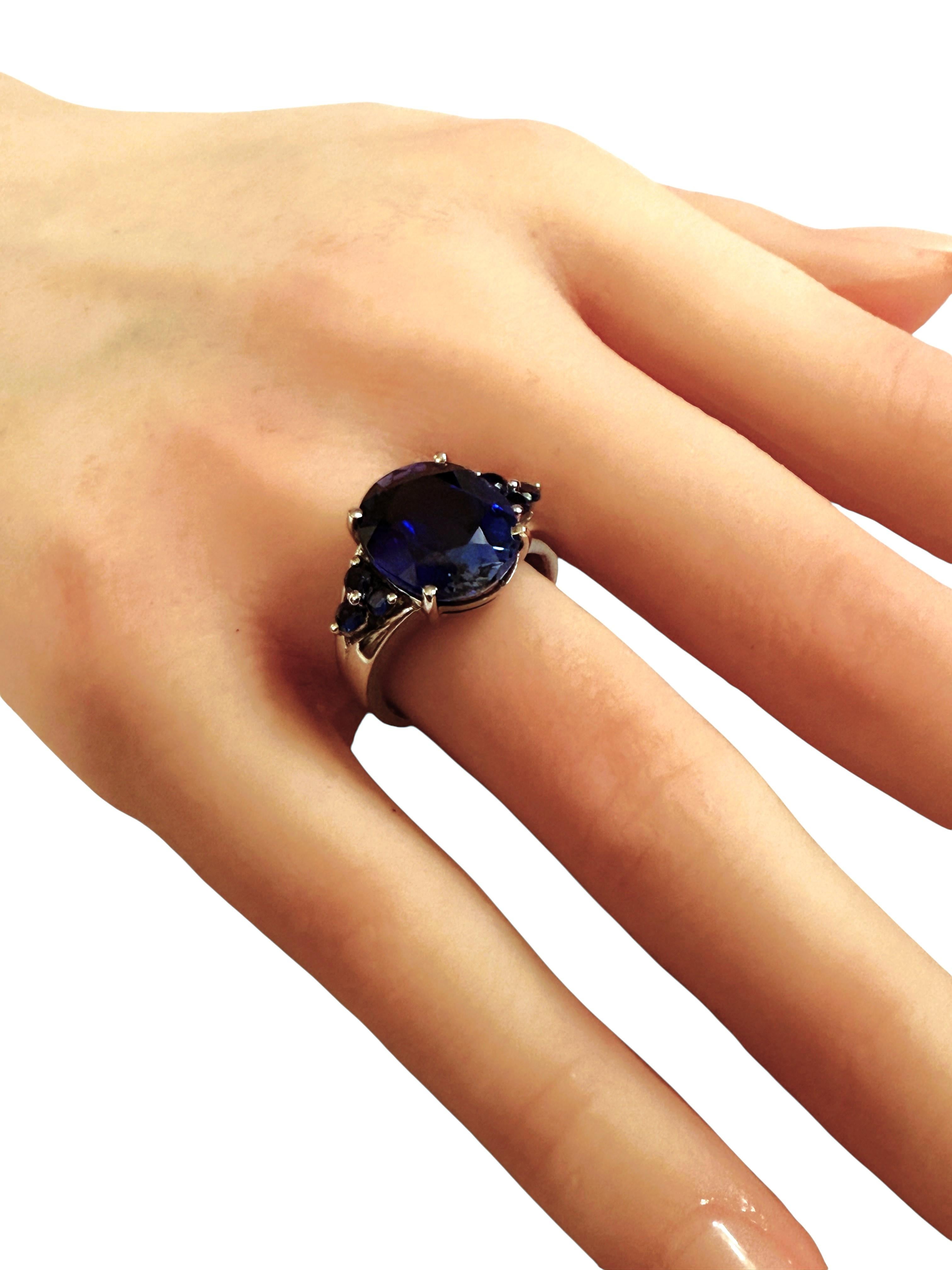 Nuovo anello in argento sterling con zaffiro blu ovale e taglio diamante da 8.70 carati in vendita 2